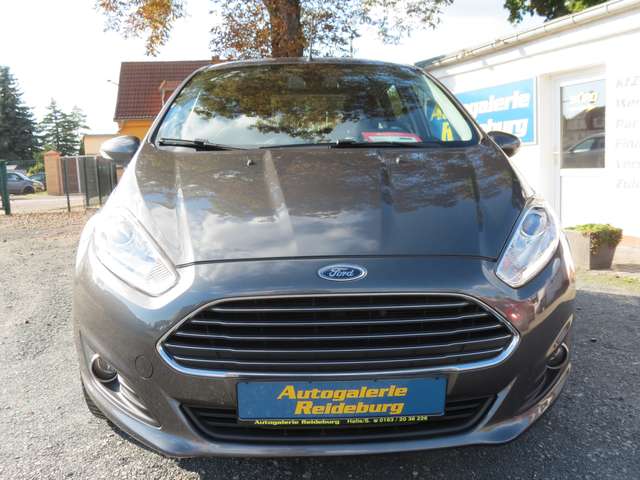 Ford Fiesta Titanium Erst 48Tkm!! SHZ.!! FSH!! TOP!!