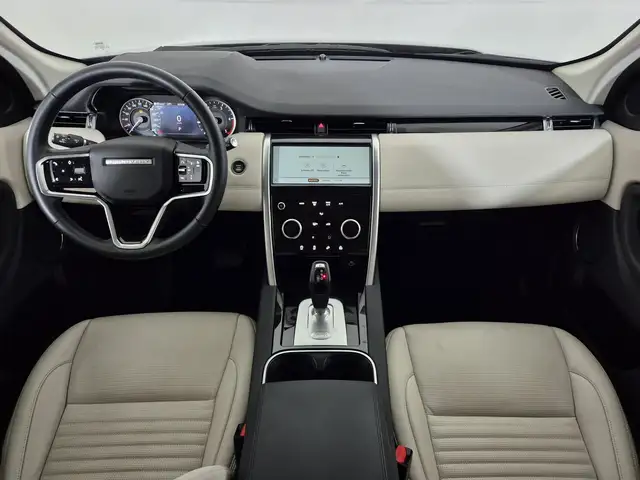 Land Rover Discovery Sport view 4
