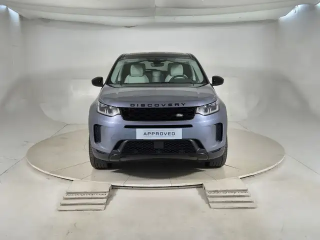 Land Rover Discovery Sport view 8