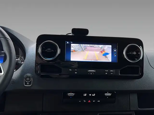 Mercedes-Benz Sprinter view 11