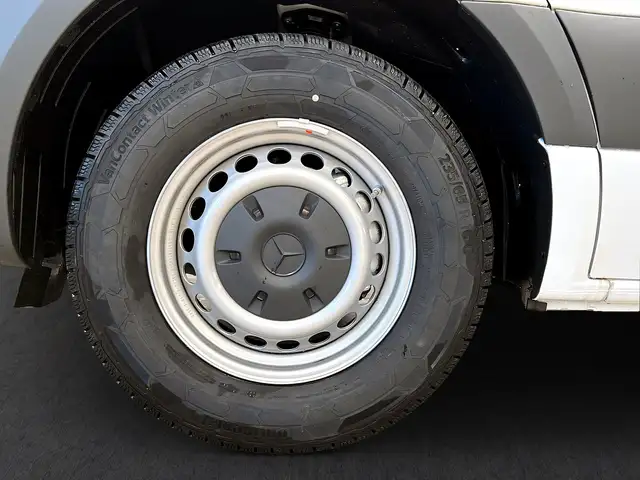 Mercedes-Benz Sprinter view 7