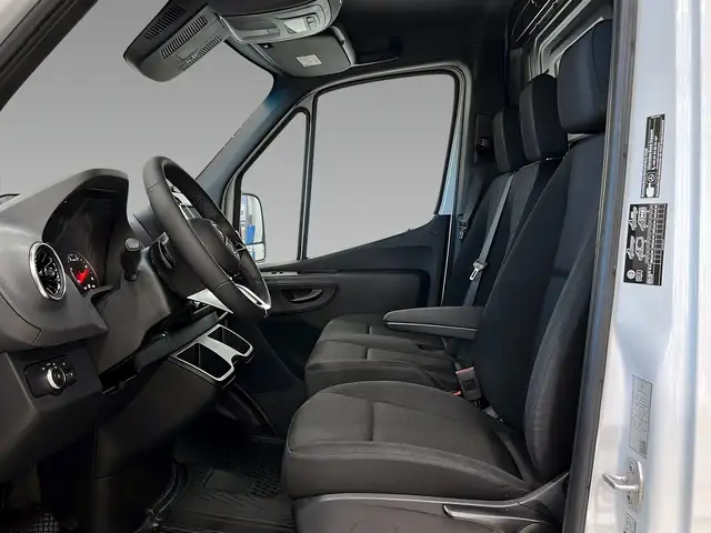 Mercedes-Benz Sprinter view 8