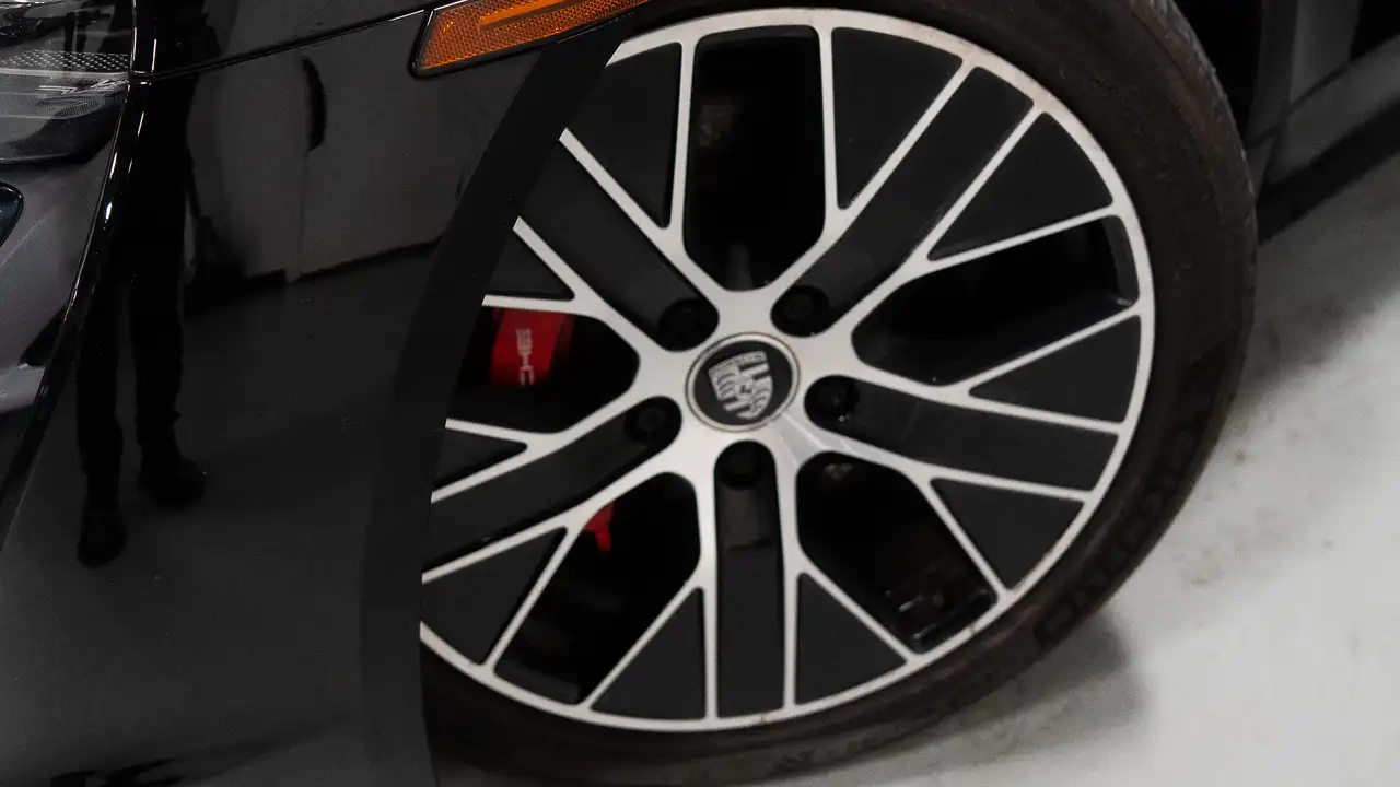 Porsche Taycan снимка Porsche Taycan