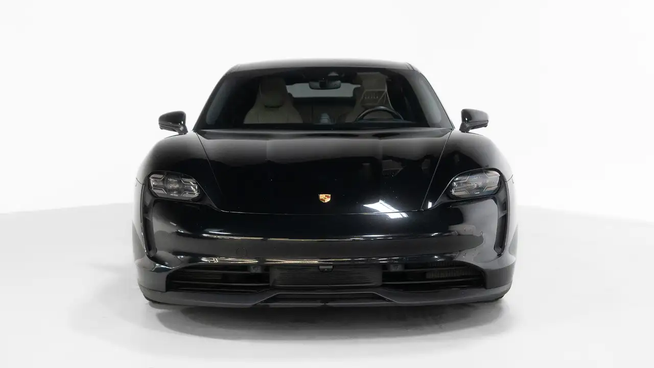 Porsche Taycan снимка Porsche Taycan