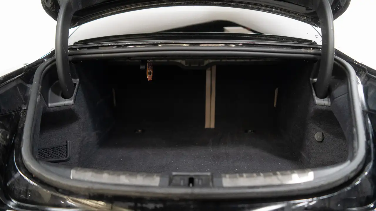Porsche Taycan снимка Porsche Taycan