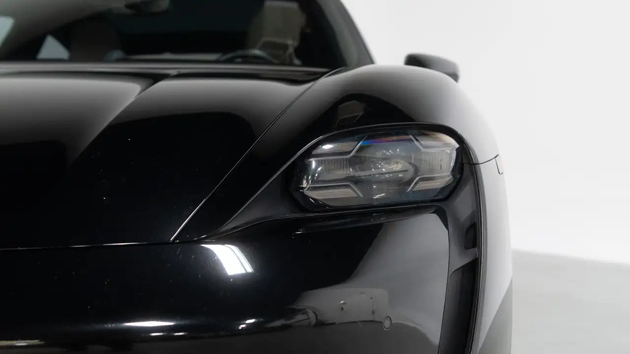 Porsche Taycan снимка Porsche Taycan