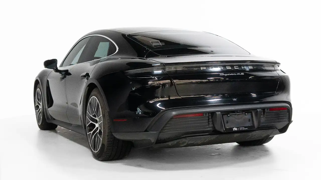 Porsche Taycan снимка Porsche Taycan