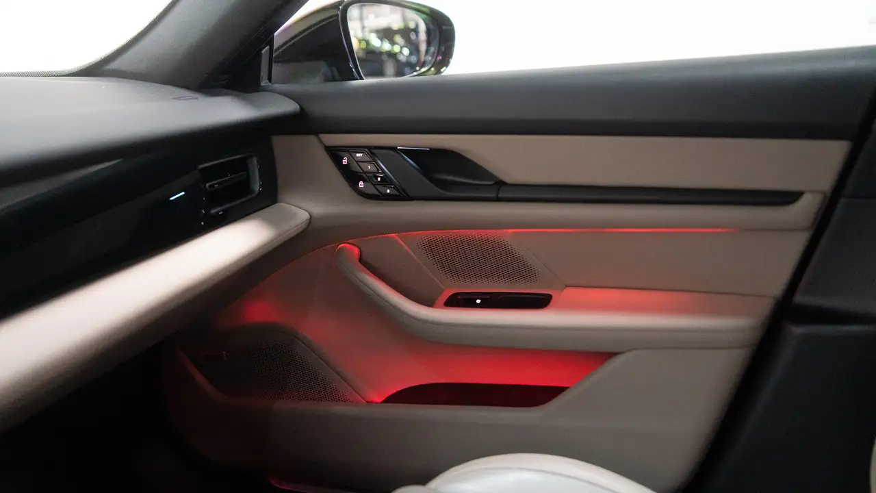Porsche Taycan снимка Porsche Taycan
