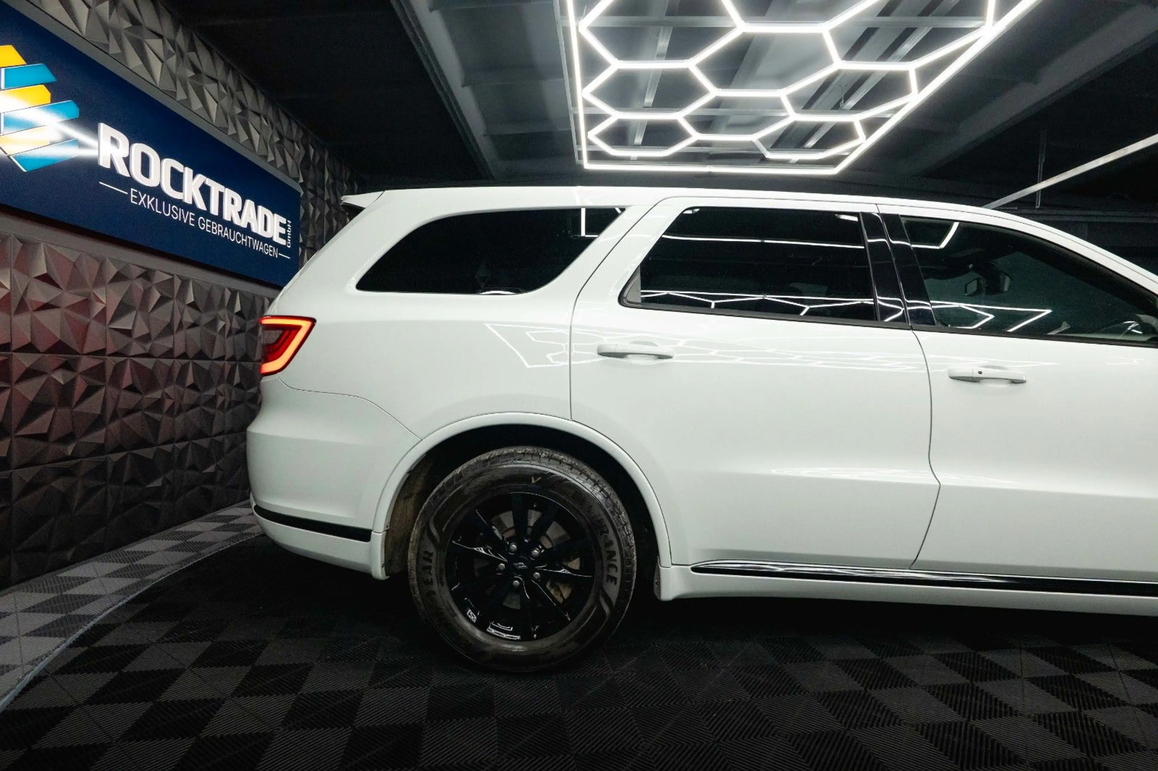 Dodge Durango 5.7 V8 R/T SRT 4x4 Night-Paket Modell 22 — photo 11