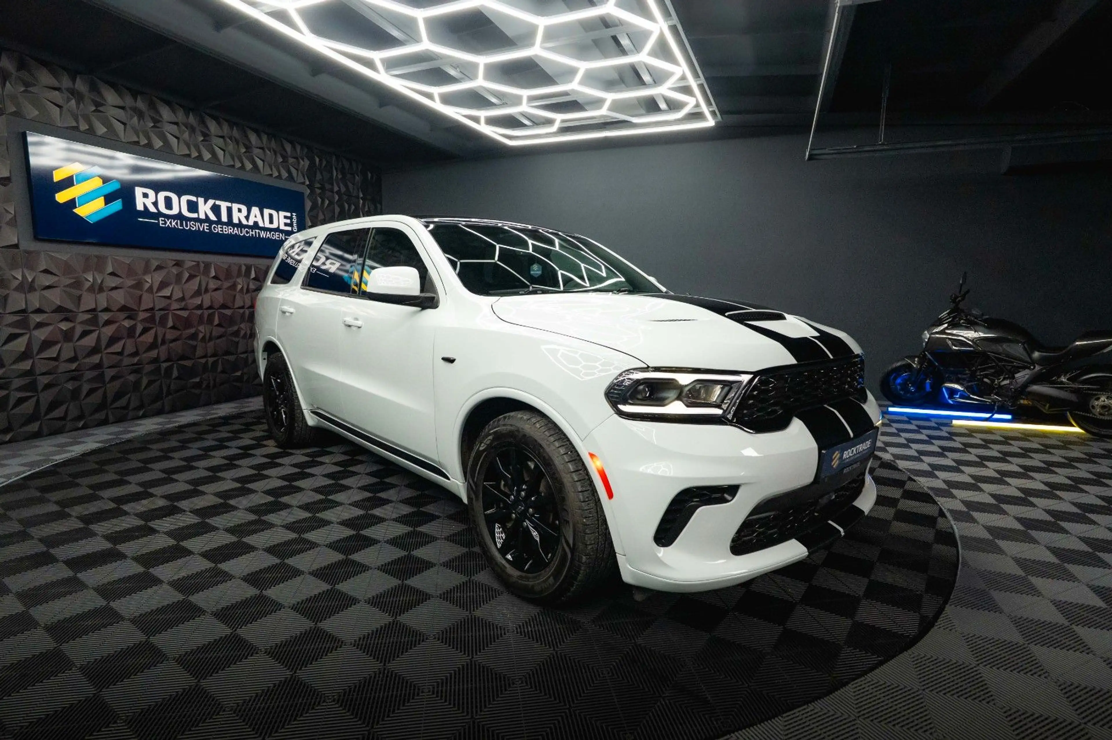 Dodge Durango 5.7 V8 R/T SRT 4x4 Night-Paket Modell 22 — photo 9