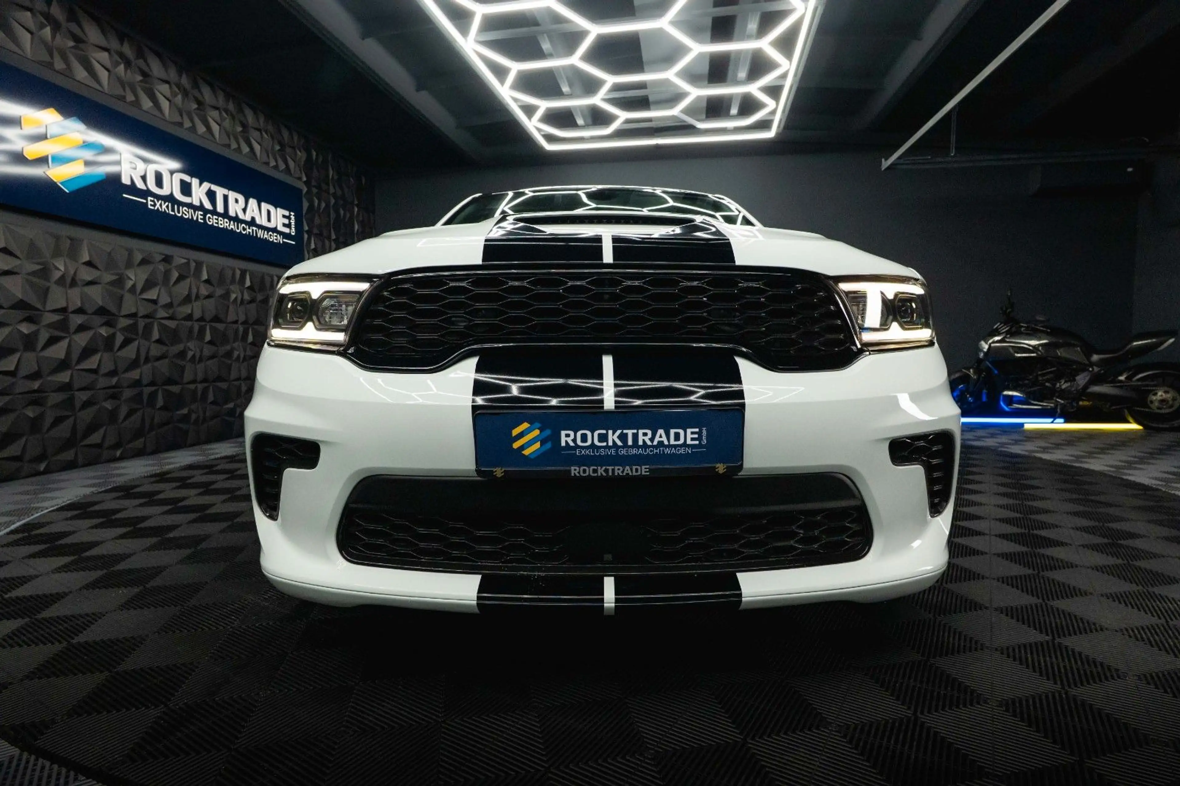Dodge Durango 5.7 V8 R/T SRT 4x4 Night-Paket Modell 22 — photo 7