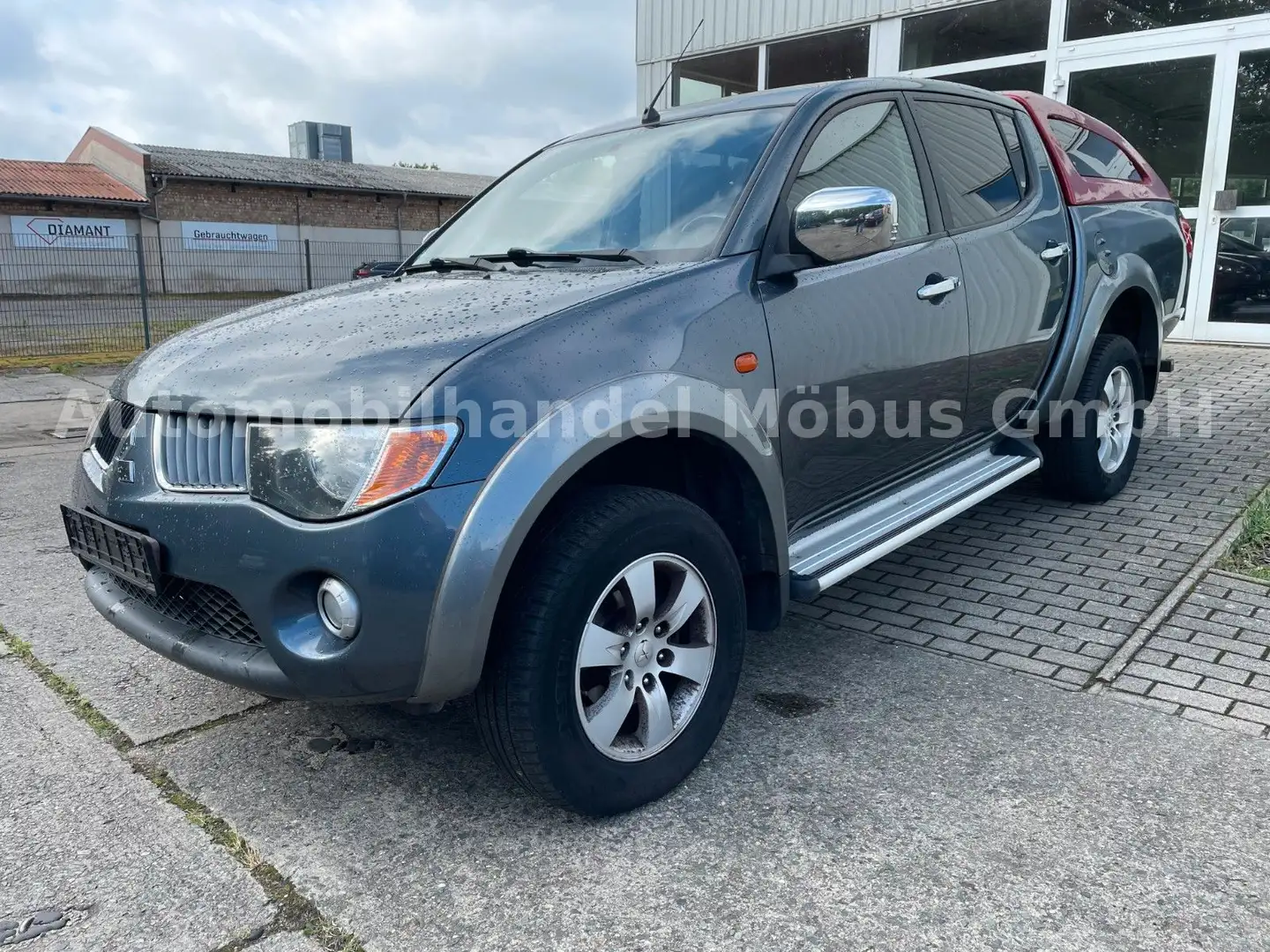 Mitsubishi L200 Intense Doppelkabine 4WD Gris - 2
