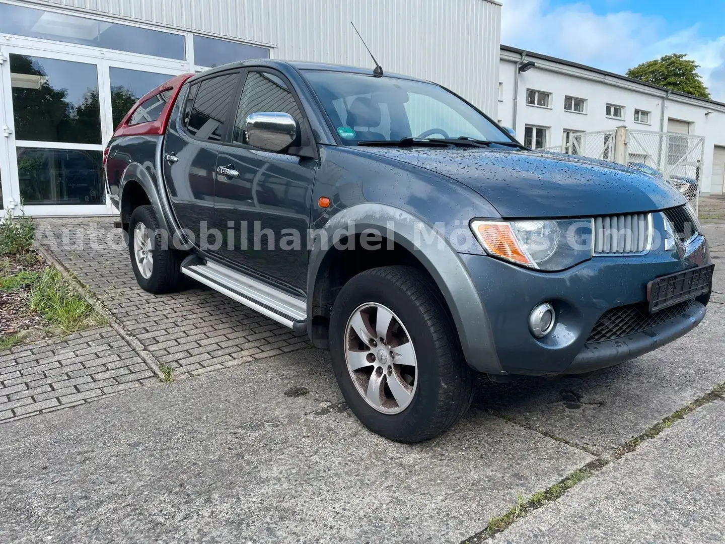 Mitsubishi L200 Intense Doppelkabine 4WD Gris - 1