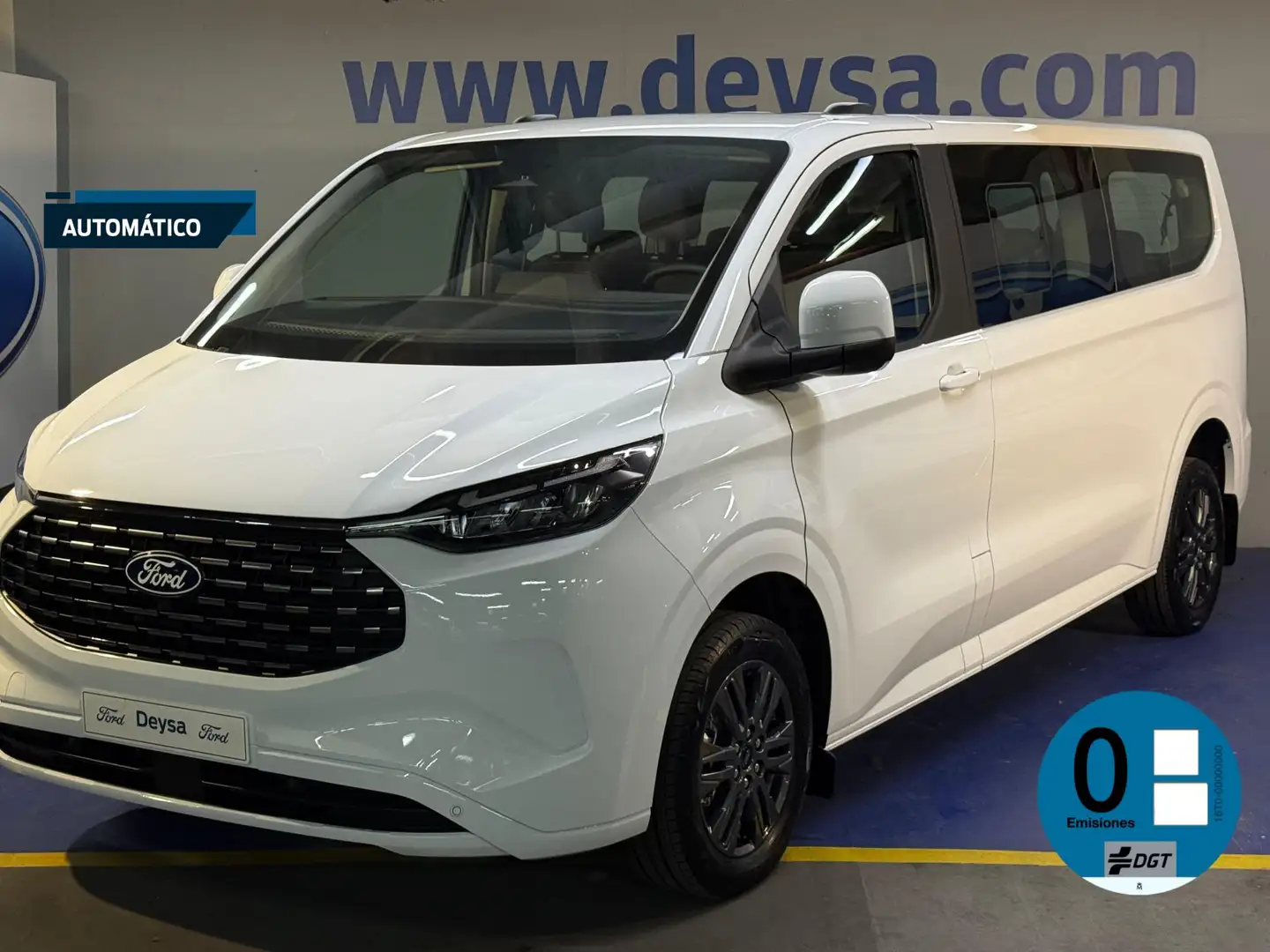 Ford Tourneo Custom 2.5 Duratec PHEV 171kW L2 Titanium eCVT Bílá - 1