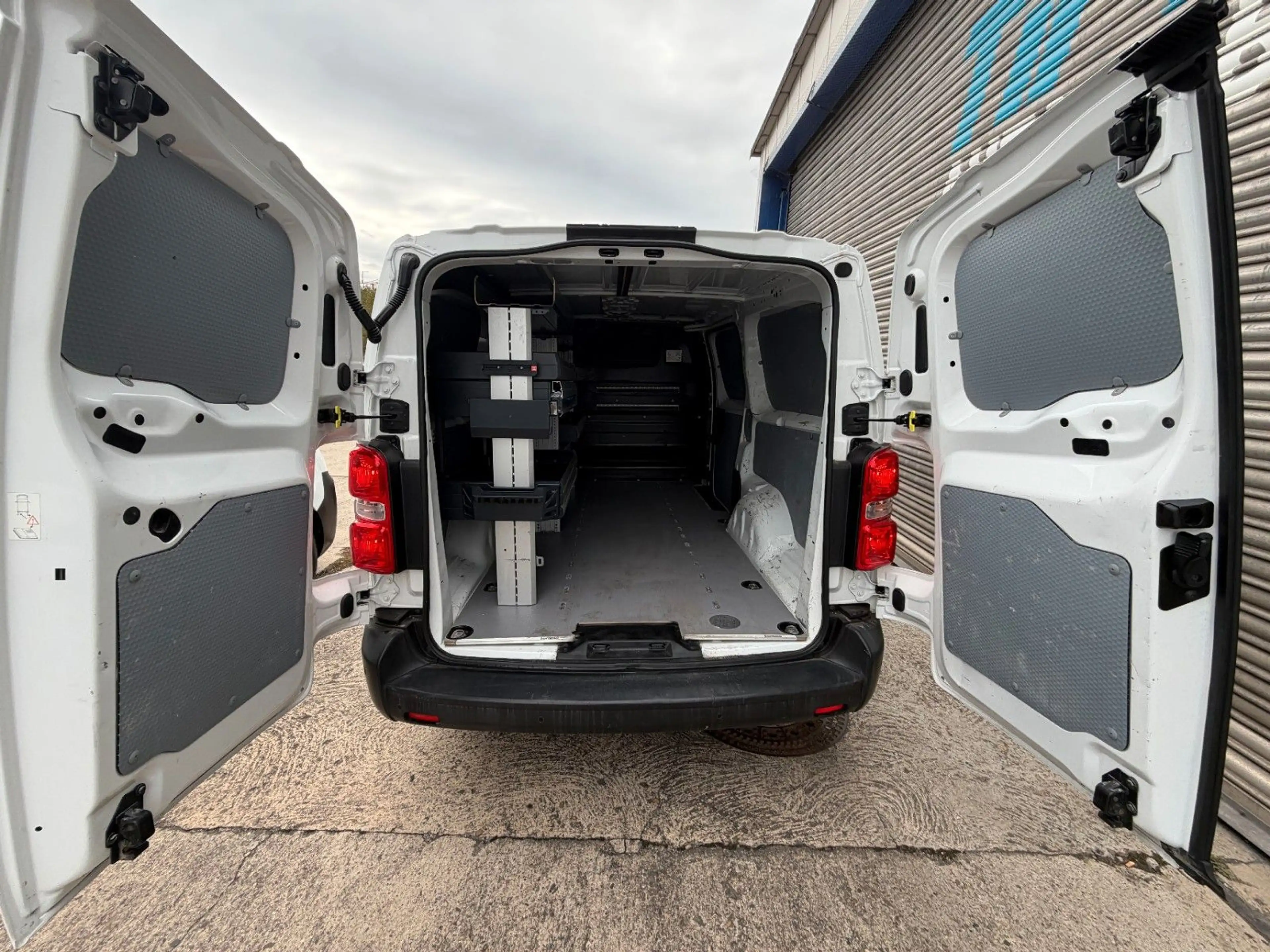 Opel Vivaro Kasten Edition L *1x SORTIMO*KLIM*3-SITZ* — photo 10