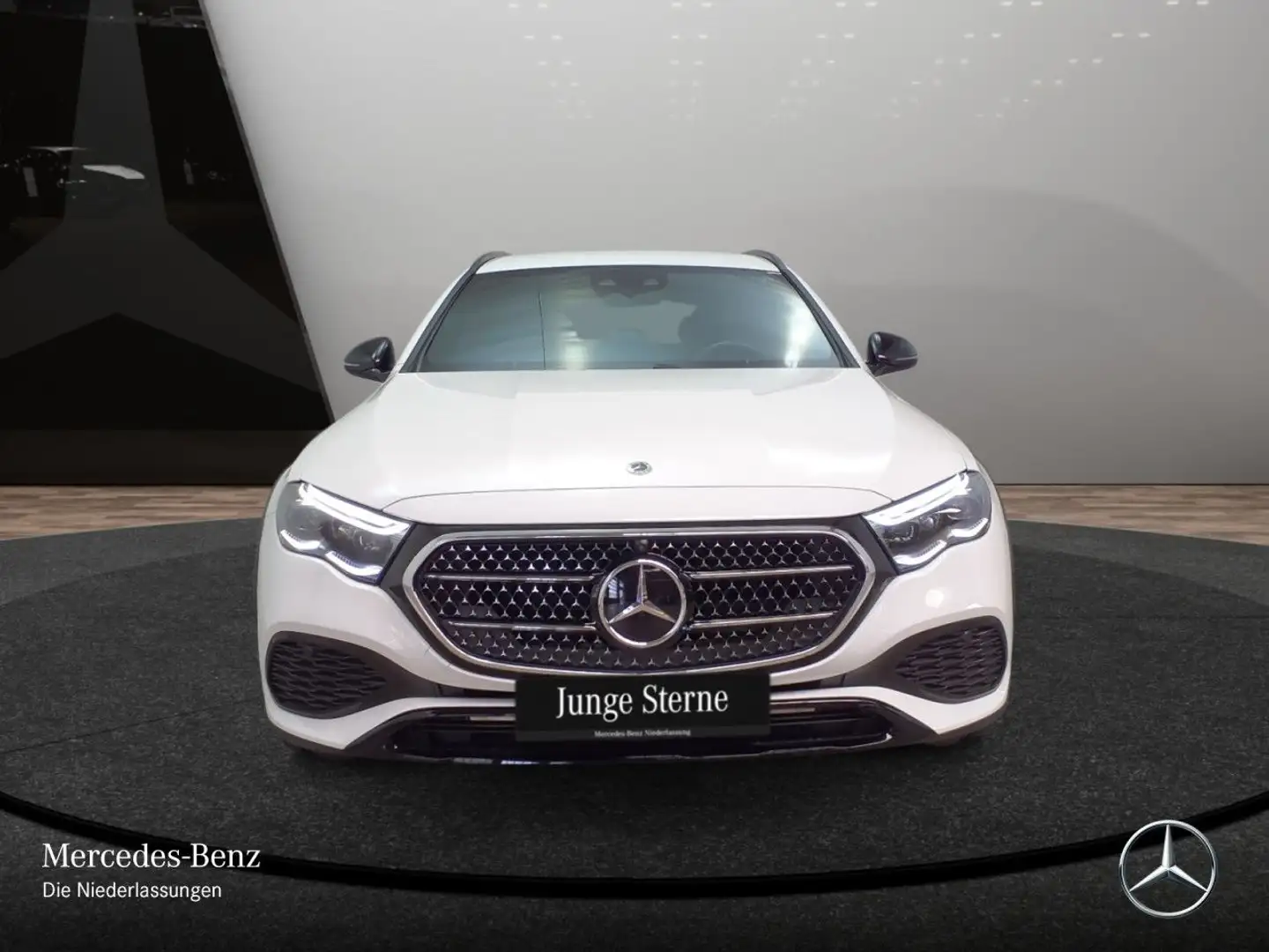 Mercedes-Benz E 300 de T 4M Avantgarde Fahrass 360° Distr. AHK Weiß - 2