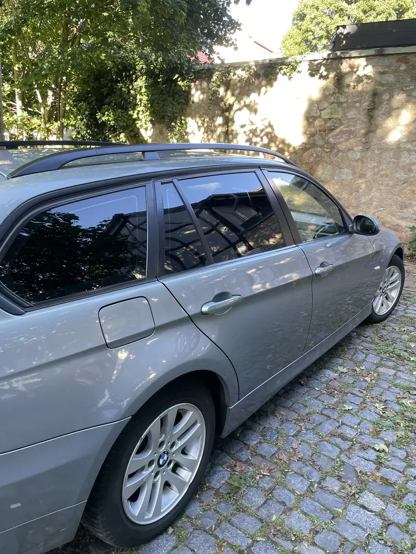 BMW 320 320i Grau - 2