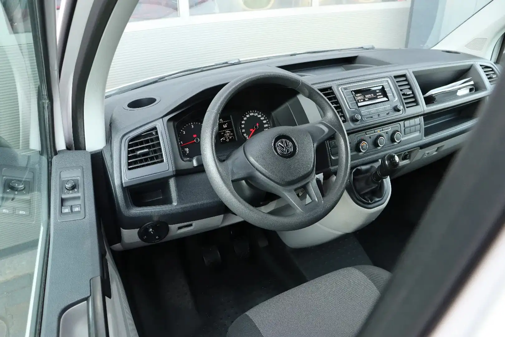 Volkswagen Transporter 2.0 TDI 150PK L2H2 l 2X SCHUIFDEUR l AIRCO l PDC Blanc - 2