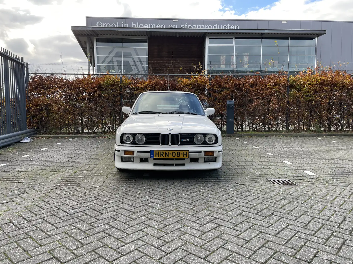BMW M3 E30 Wit - 2