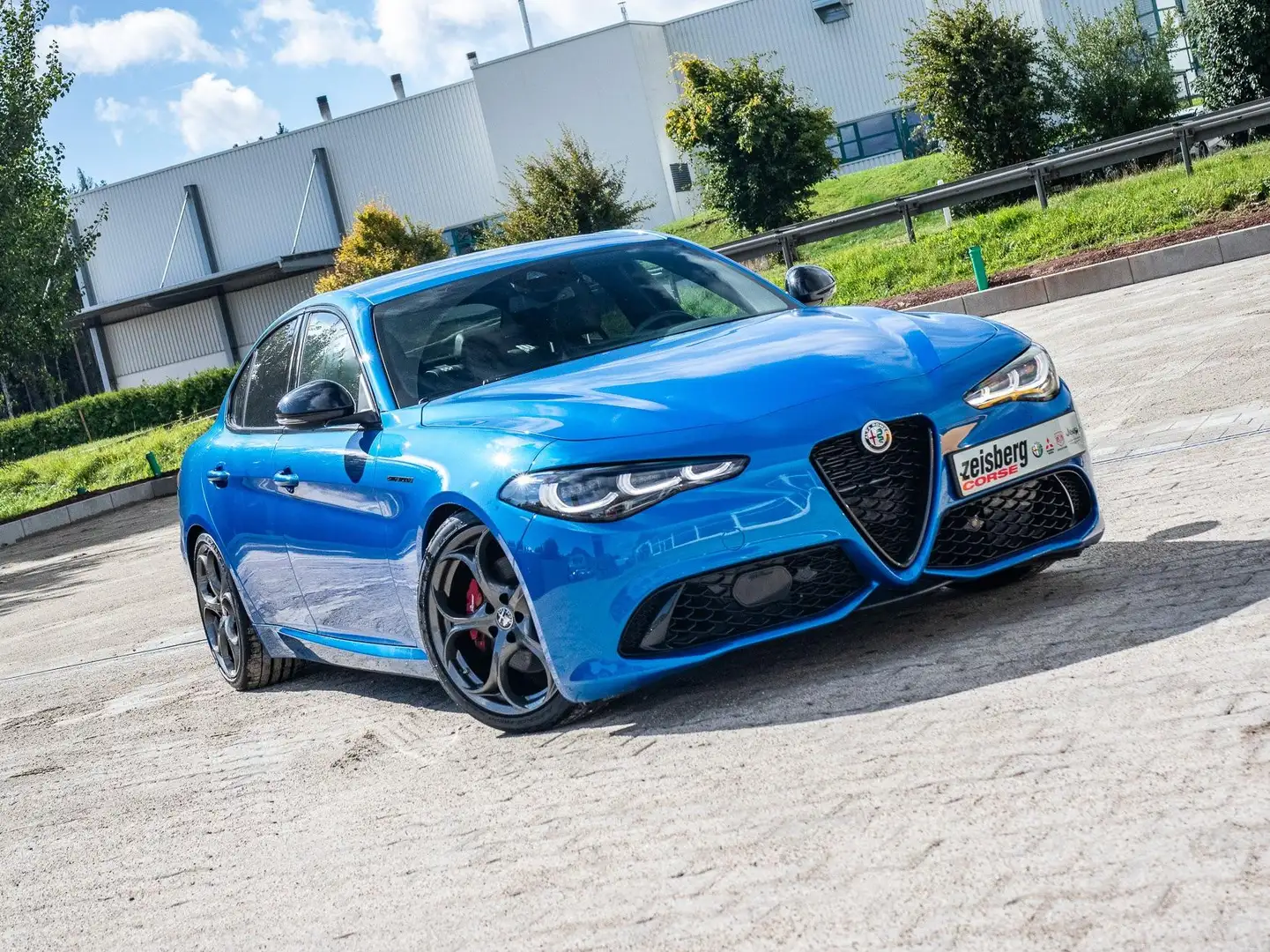 Alfa Romeo Giulia Competizione MY23 2.0 Q4 vom AR Vertragshändler Bleu - 1
