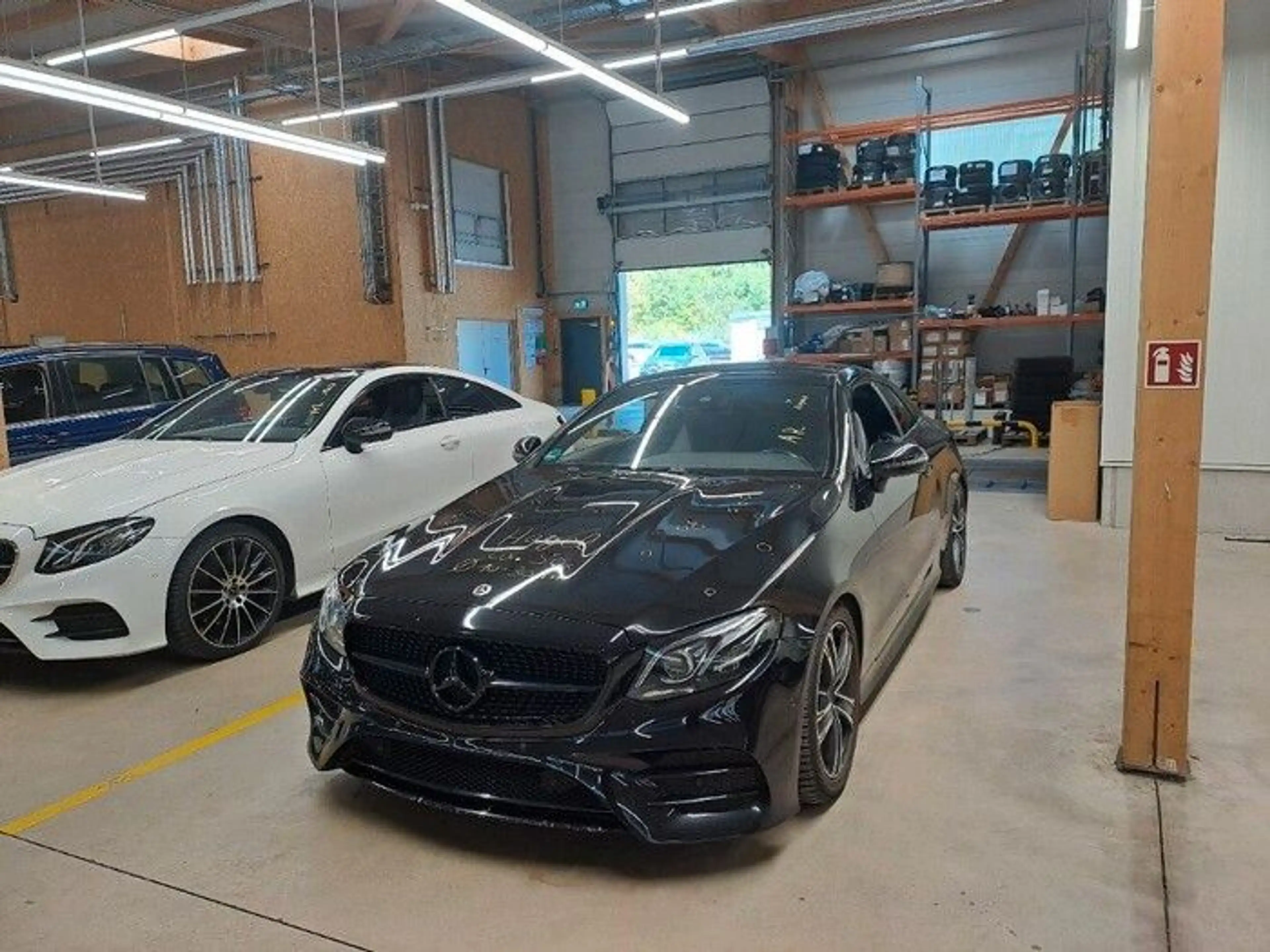 Mercedes-Benz E 220 d Cp. AMG Line BURMESTER+WIDESCREEN+M-BEAM
