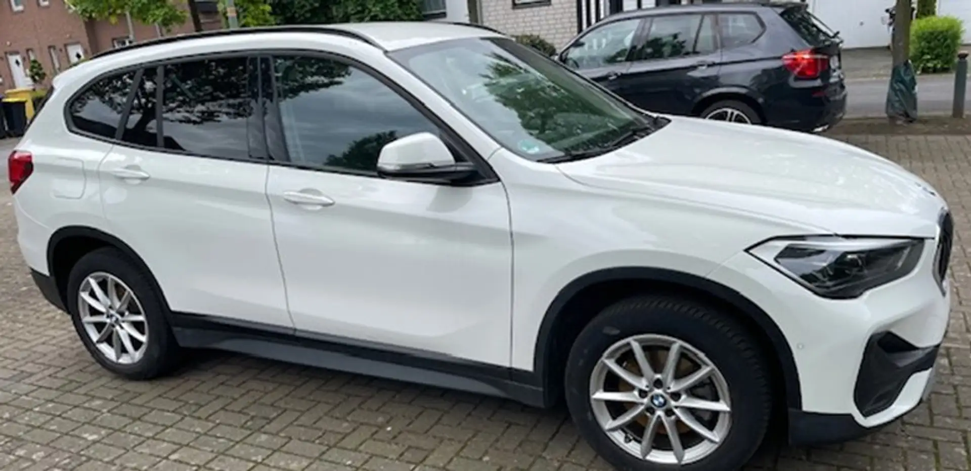 BMW X1 X1 sDrive18i Automatic Advantage Weiß - 1