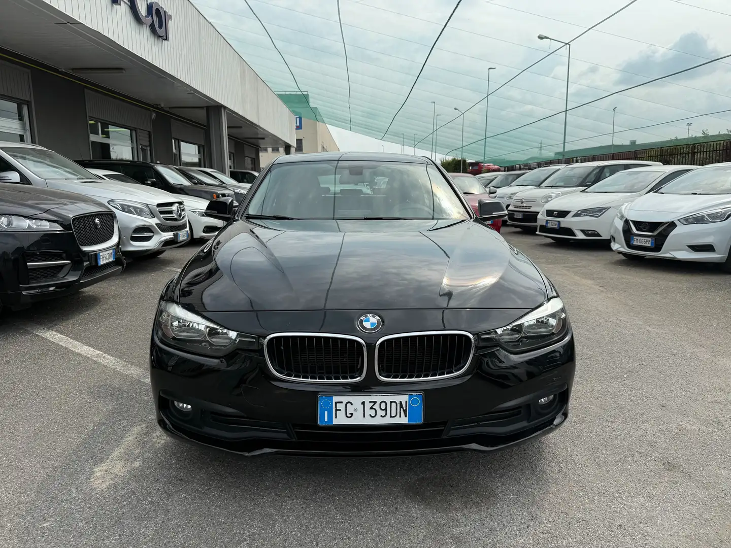 BMW 316 316d Touring Business Advantage Black - 2