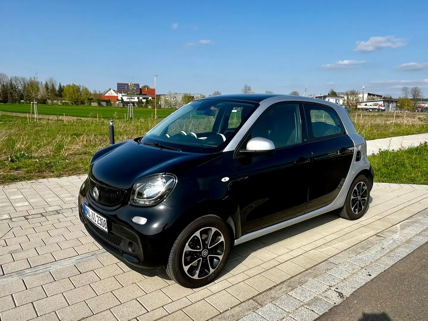 smart forFour prime / *Navi*SHZ*Panorama Černá - 1