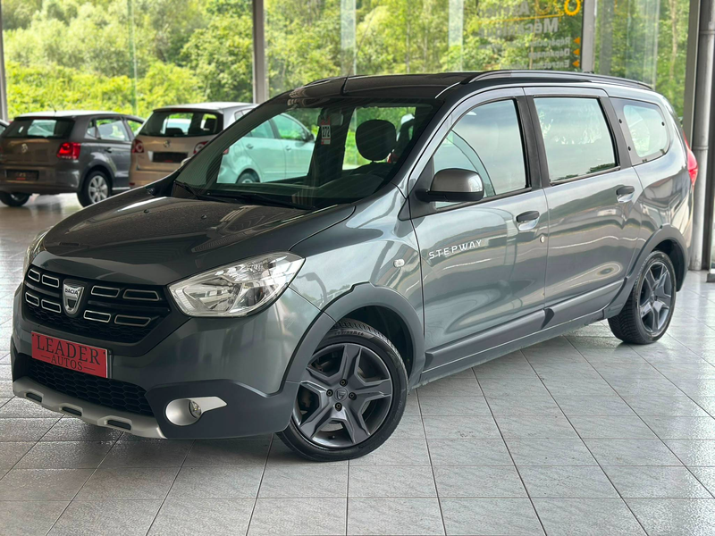 Dacia Lodgy 🟩1.5 DIESEL STEPWAY 110CV - 7 PLACES - GPS - CRUISE - AIRCO- CAPTEUR ET CAMERA DE RECULE