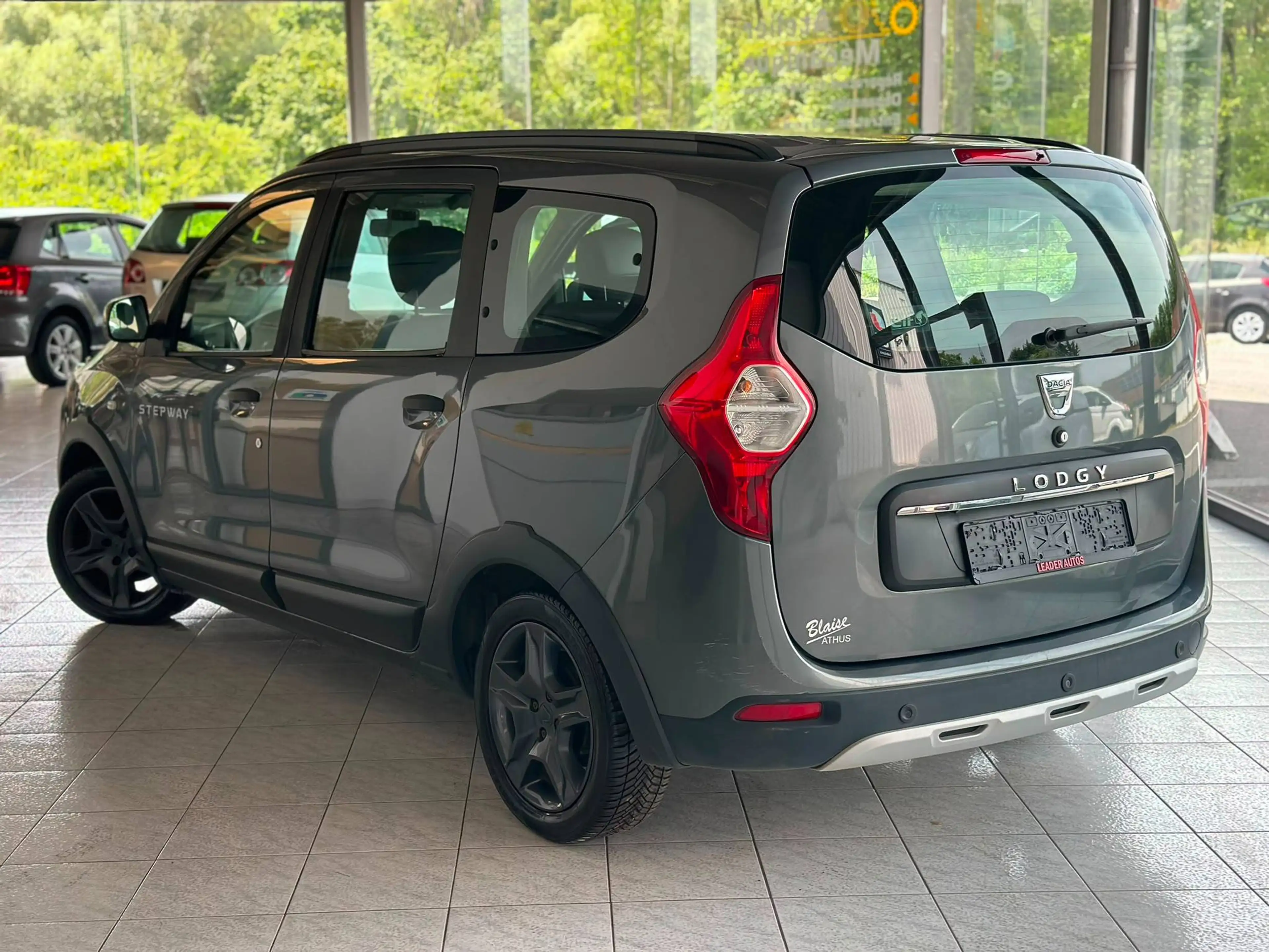 Dacia Lodgy 🟩1.5 DIESEL STEPWAY 110CV - 7 PLACES - GPS - CRUISE - AIRCO- CAPTEUR ET CAMERA DE RECULE — photo 2