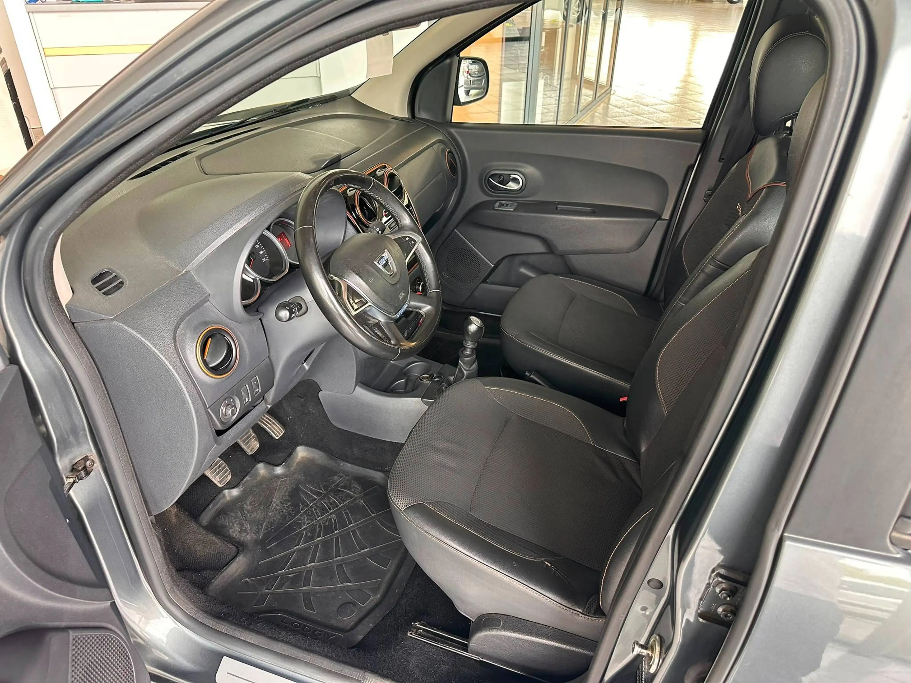 Dacia Lodgy 🟩1.5 DIESEL STEPWAY 110CV - 7 PLACES - GPS - CRUISE - AIRCO- CAPTEUR ET CAMERA DE RECULE — photo 6