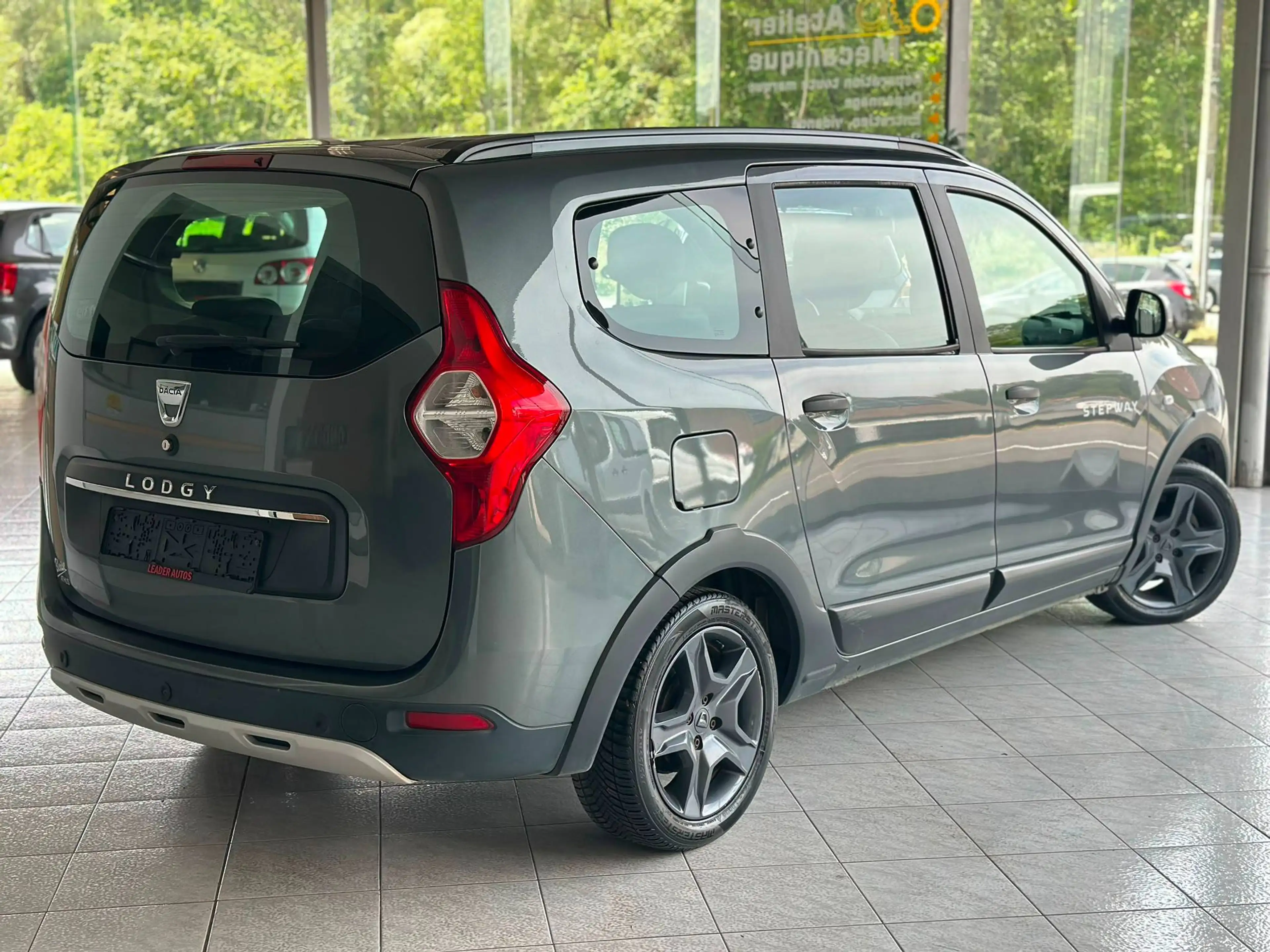 Dacia Lodgy 🟩1.5 DIESEL STEPWAY 110CV - 7 PLACES - GPS - CRUISE - AIRCO- CAPTEUR ET CAMERA DE RECULE — photo 4