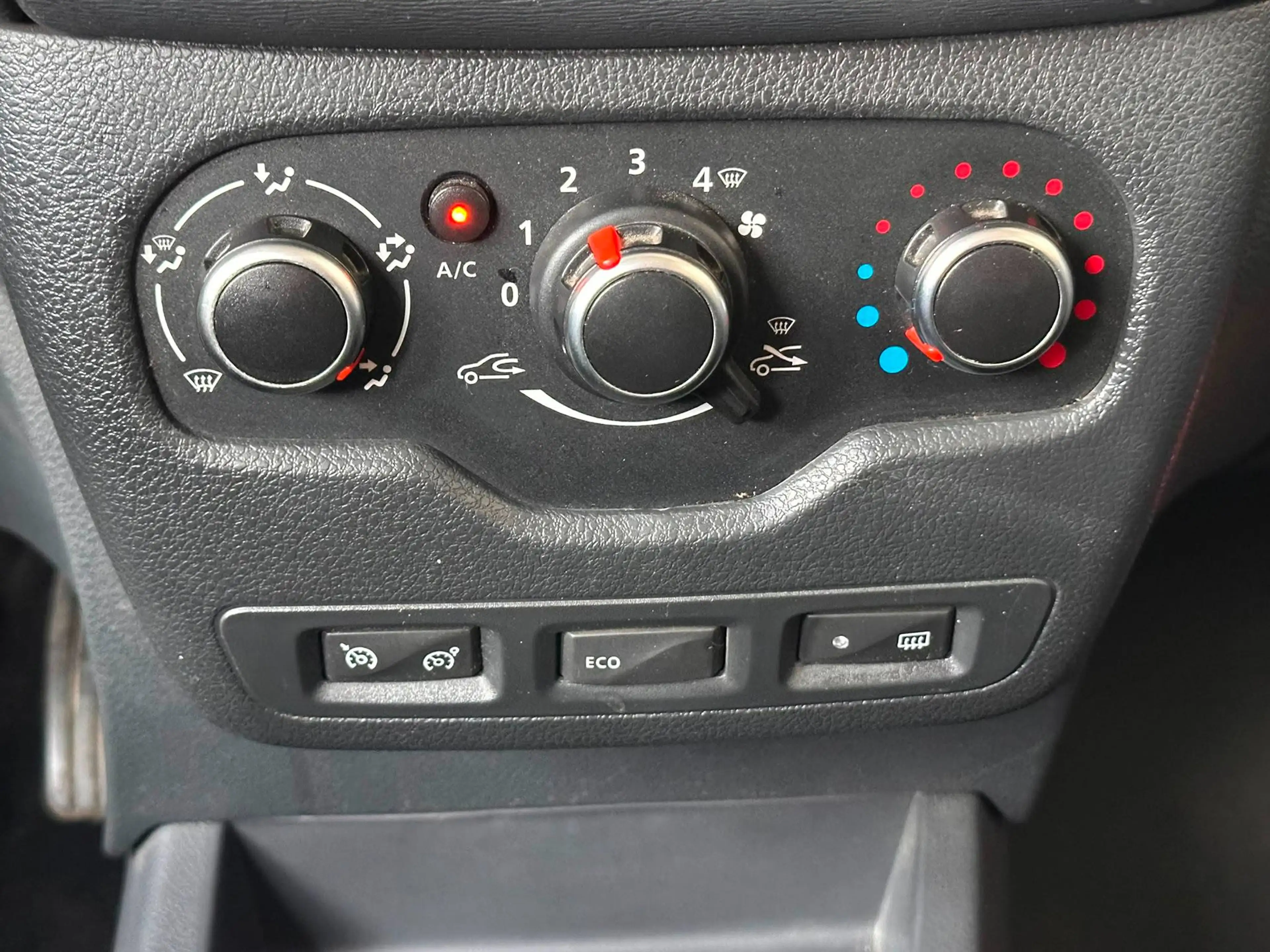 Dacia Lodgy 🟩1.5 DIESEL STEPWAY 110CV - 7 PLACES - GPS - CRUISE - AIRCO- CAPTEUR ET CAMERA DE RECULE — photo 12