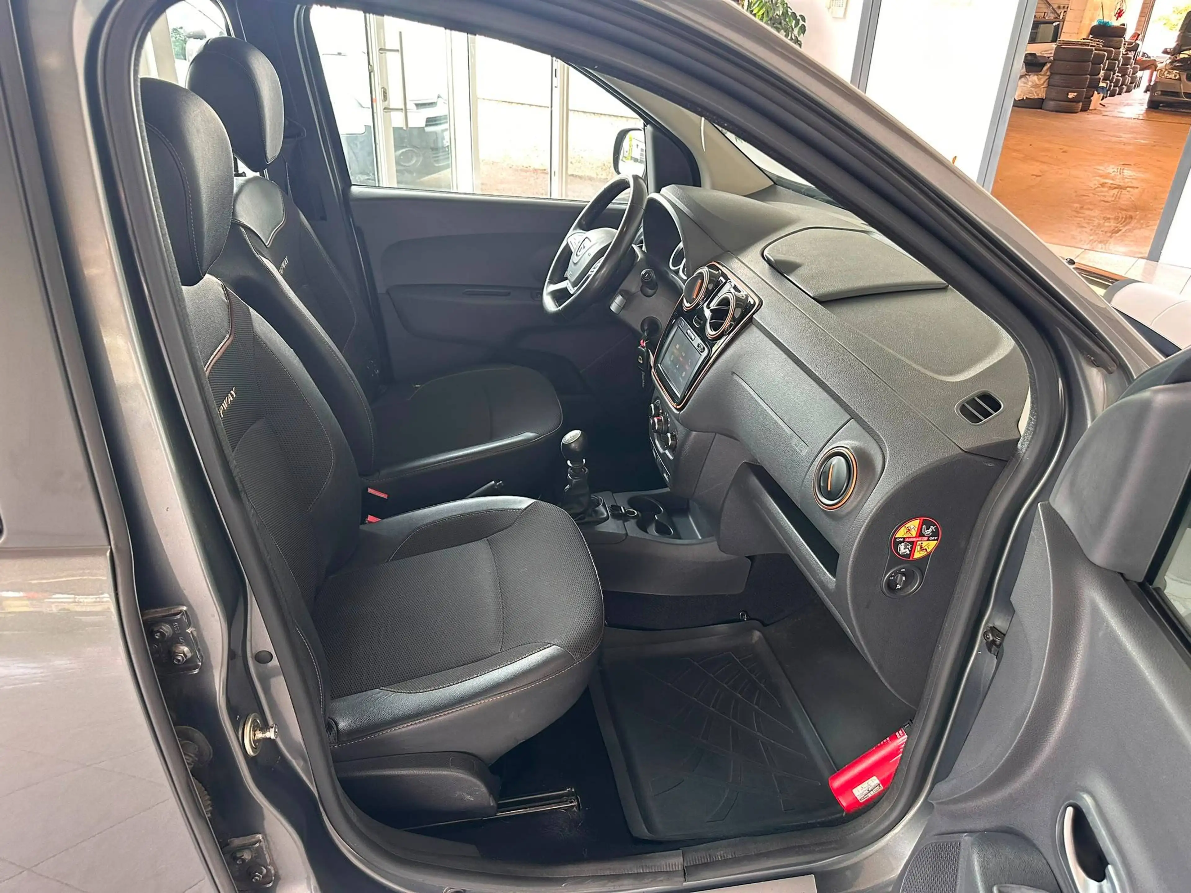 Dacia Lodgy 🟩1.5 DIESEL STEPWAY 110CV - 7 PLACES - GPS - CRUISE - AIRCO- CAPTEUR ET CAMERA DE RECULE — photo 10