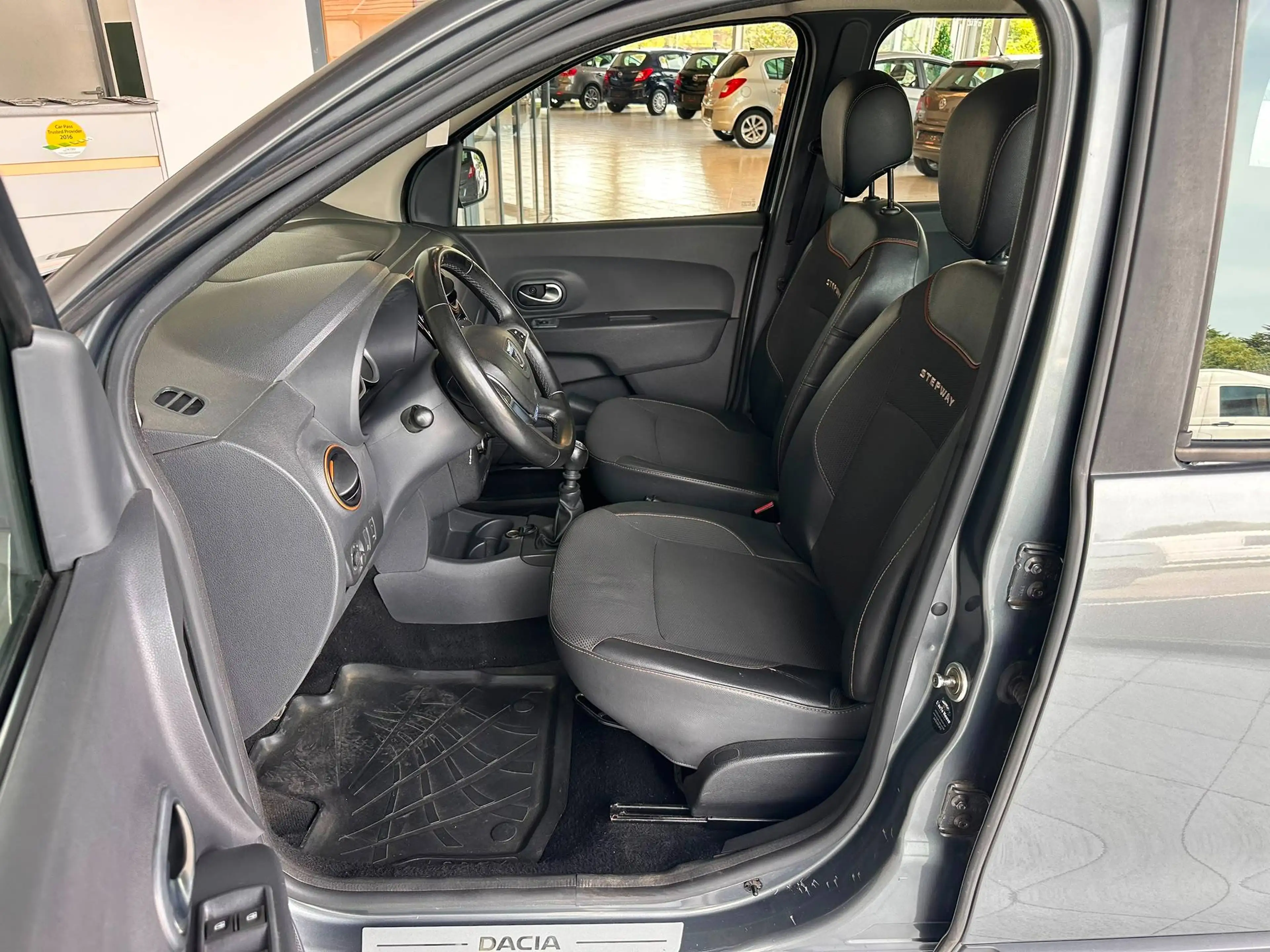 Dacia Lodgy 🟩1.5 DIESEL STEPWAY 110CV - 7 PLACES - GPS - CRUISE - AIRCO- CAPTEUR ET CAMERA DE RECULE — photo 5