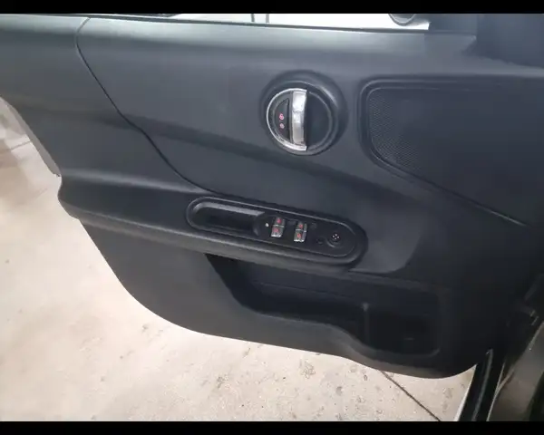 Mini Countryman view 13