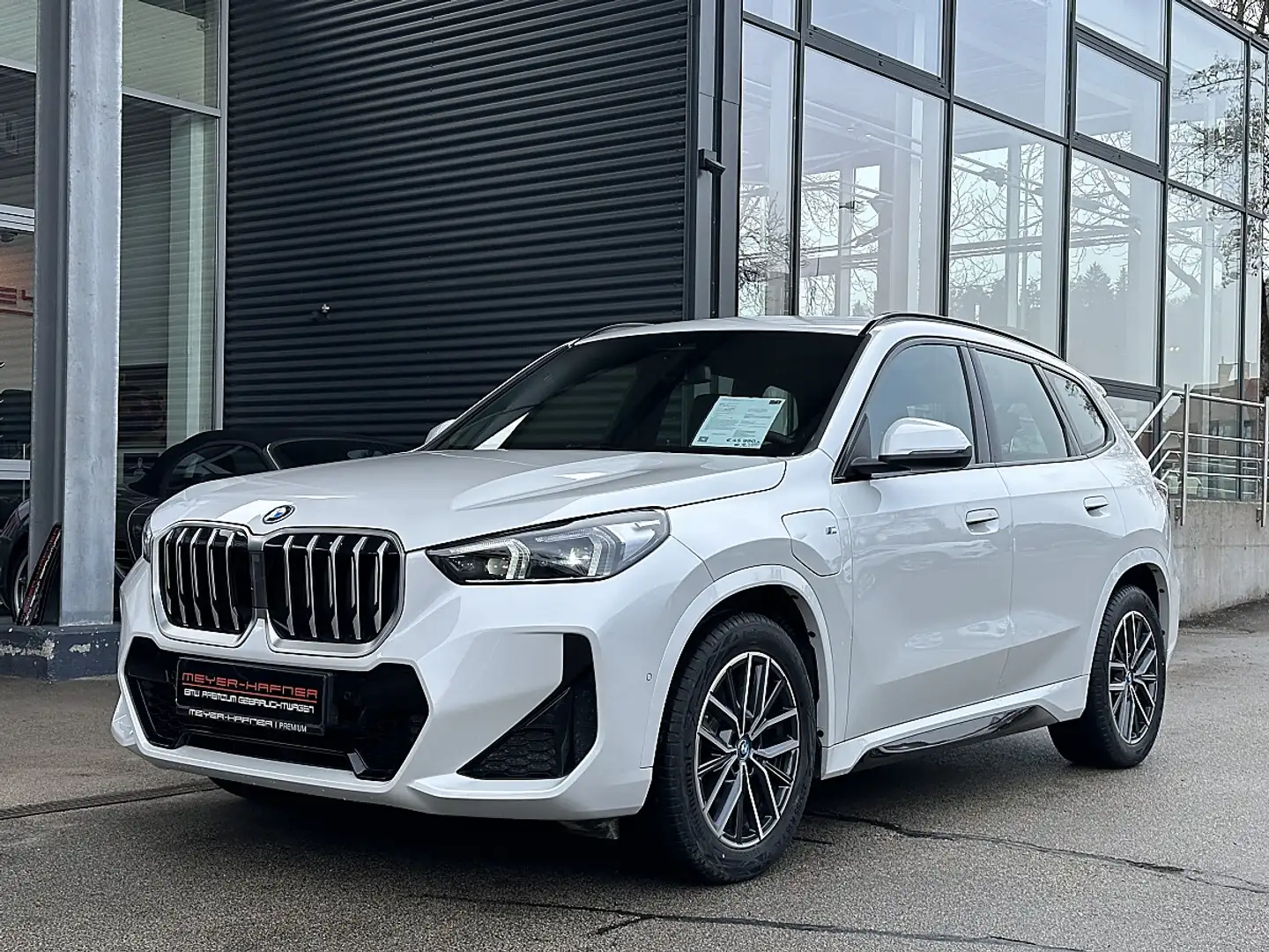 BMW X1 xDrive25e M-Paket Aut. Weiß - 2