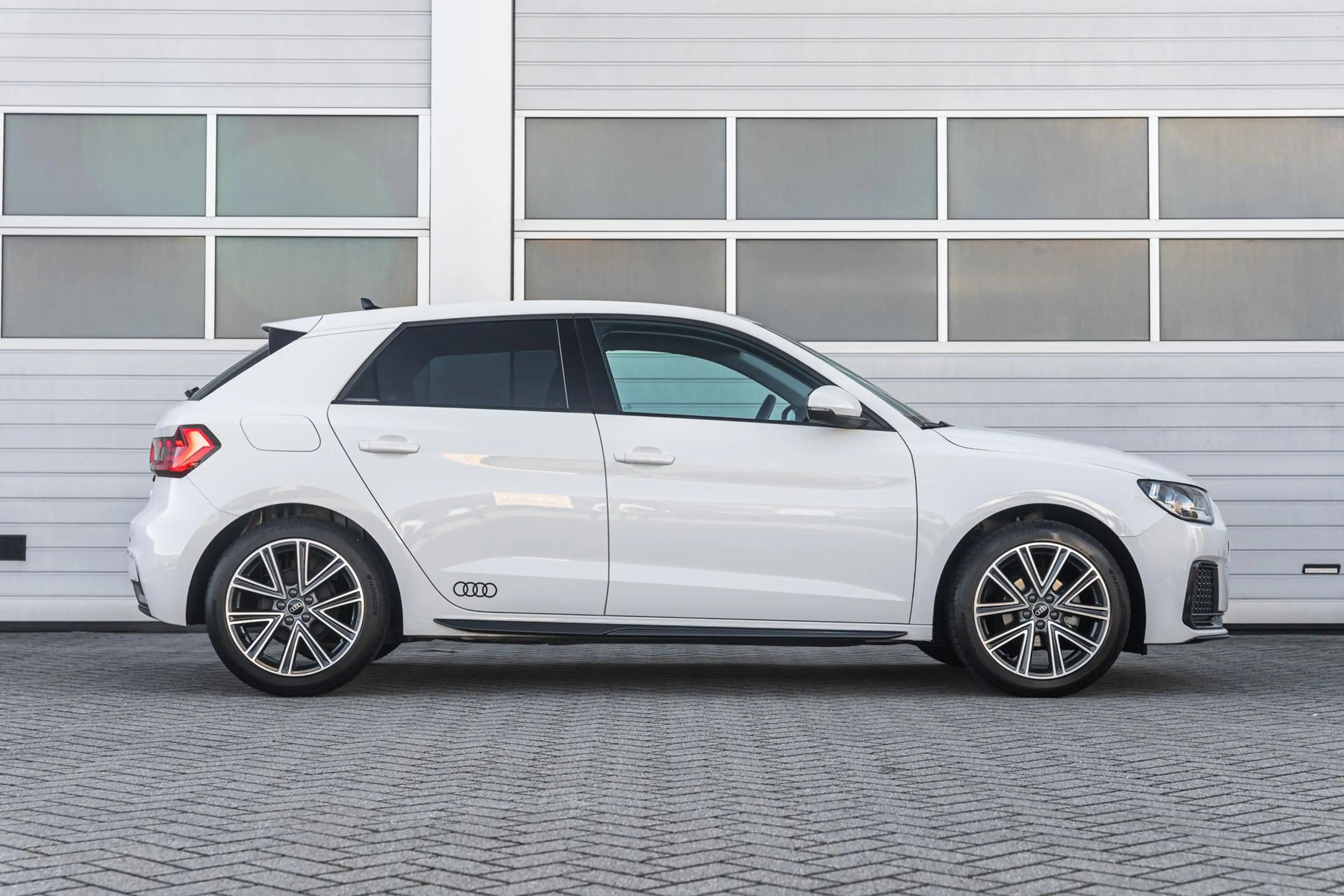 Audi A1 Sportback 25 TFSI 95pk Advanced edition | Parkeers — photo 3