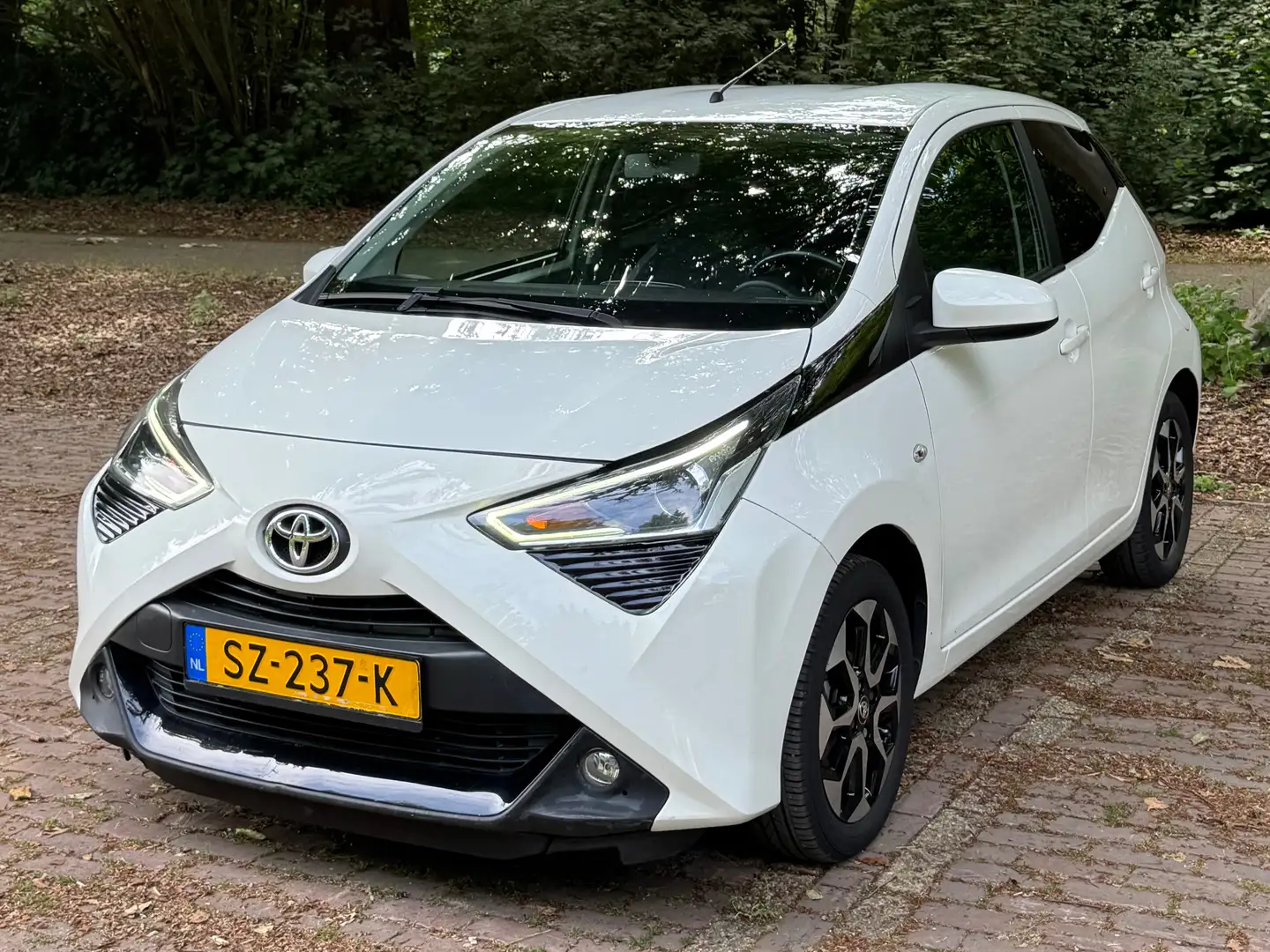 Toyota Aygo Aygo 1.0 VVT-i x-first Wit - 1