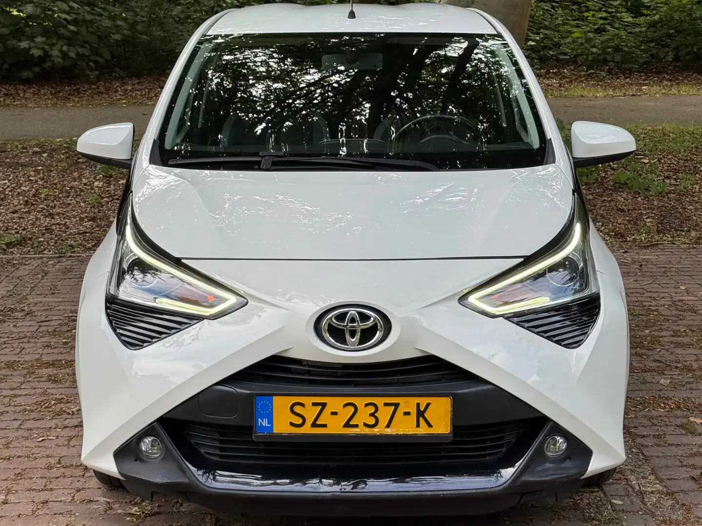 Toyota Aygo Aygo 1.0 VVT-i x-first Wit - 2