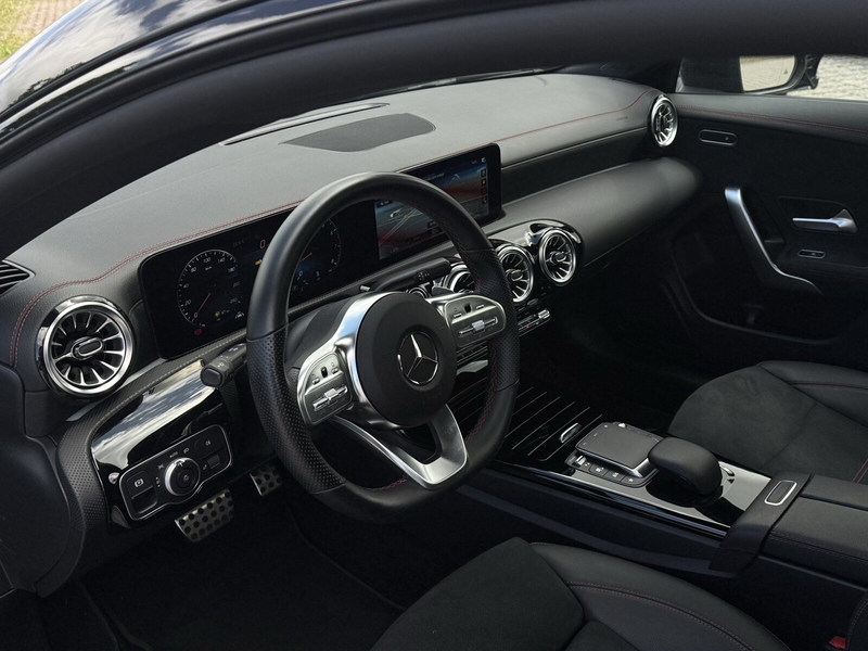 Mercedes-Benz CLA 180 CLA 180 Coupé AMG Pano Night Ambiente RüCam Navi — photo 9