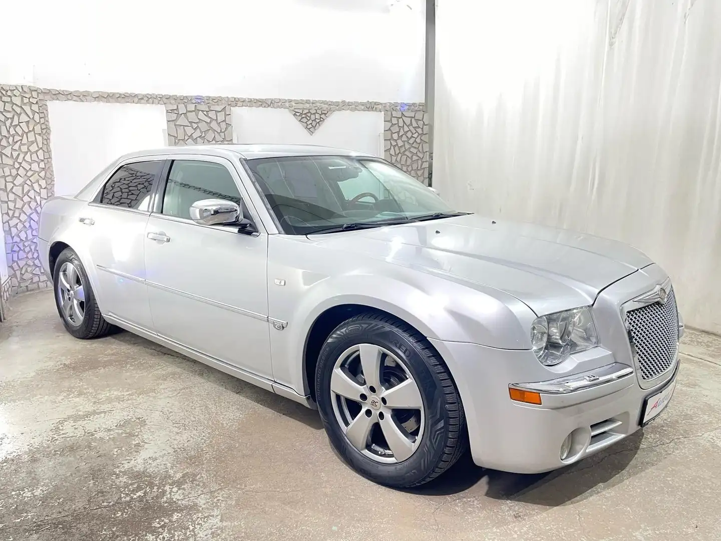 Chrysler 300C 3.5 AUTOM. LPG SCHIEBEDACH LEDER PDC XENON Silber - 2