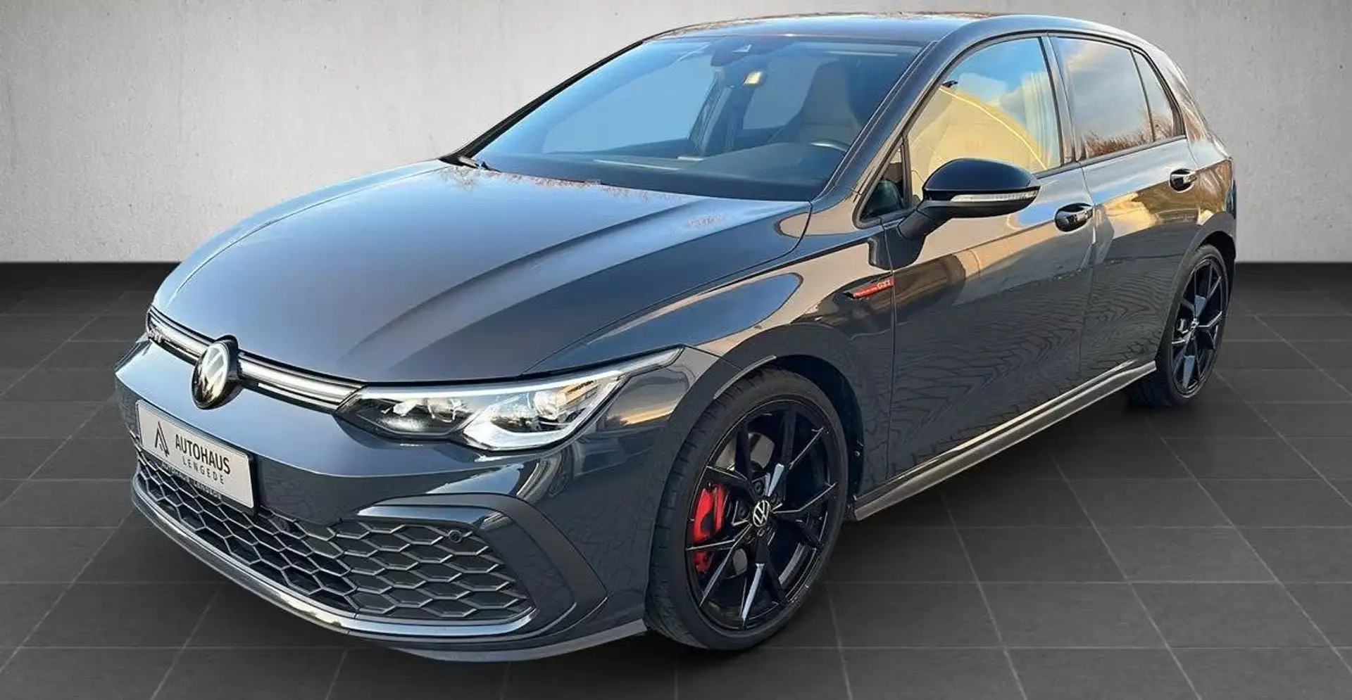 Volkswagen Golf GTI 2.0 tsi GTI 245cv dsg 2023 Black style camera 19" Gris - 1