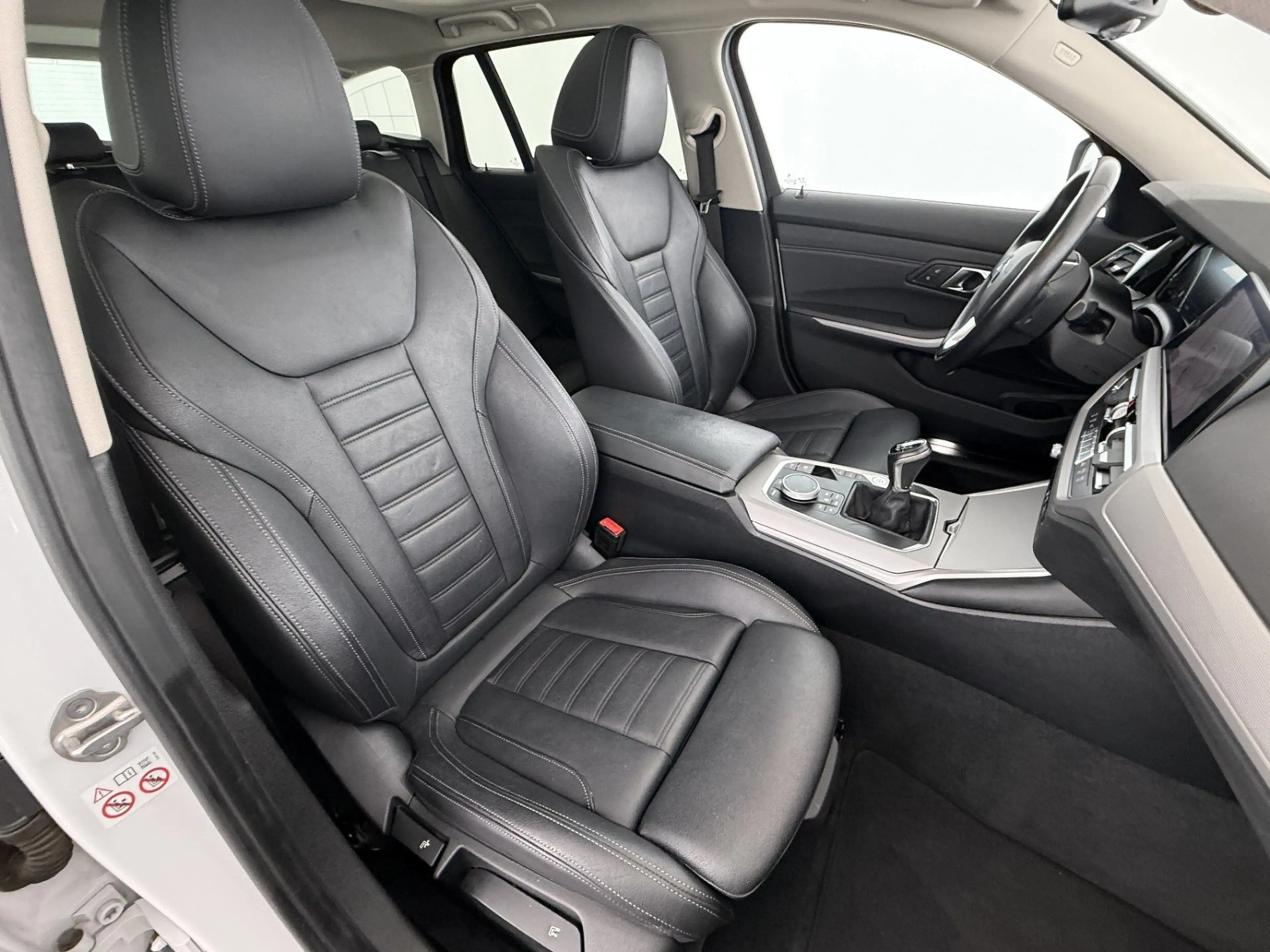 BMW 320 d Touring Advantage LED SKY LEDER NAVI ASSIST — photo 15