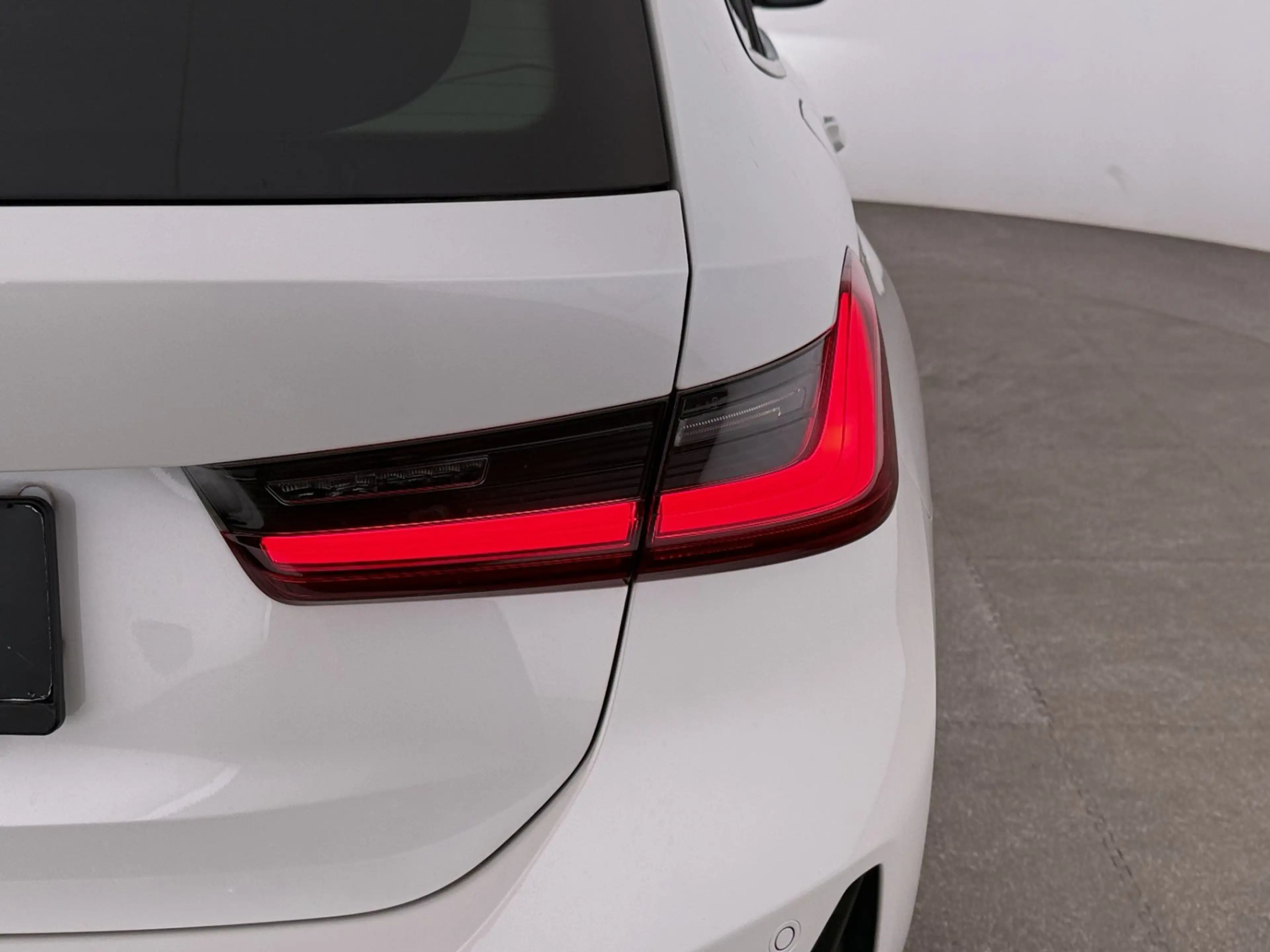 BMW 320 d Touring Advantage LED SKY LEDER NAVI ASSIST — photo 11