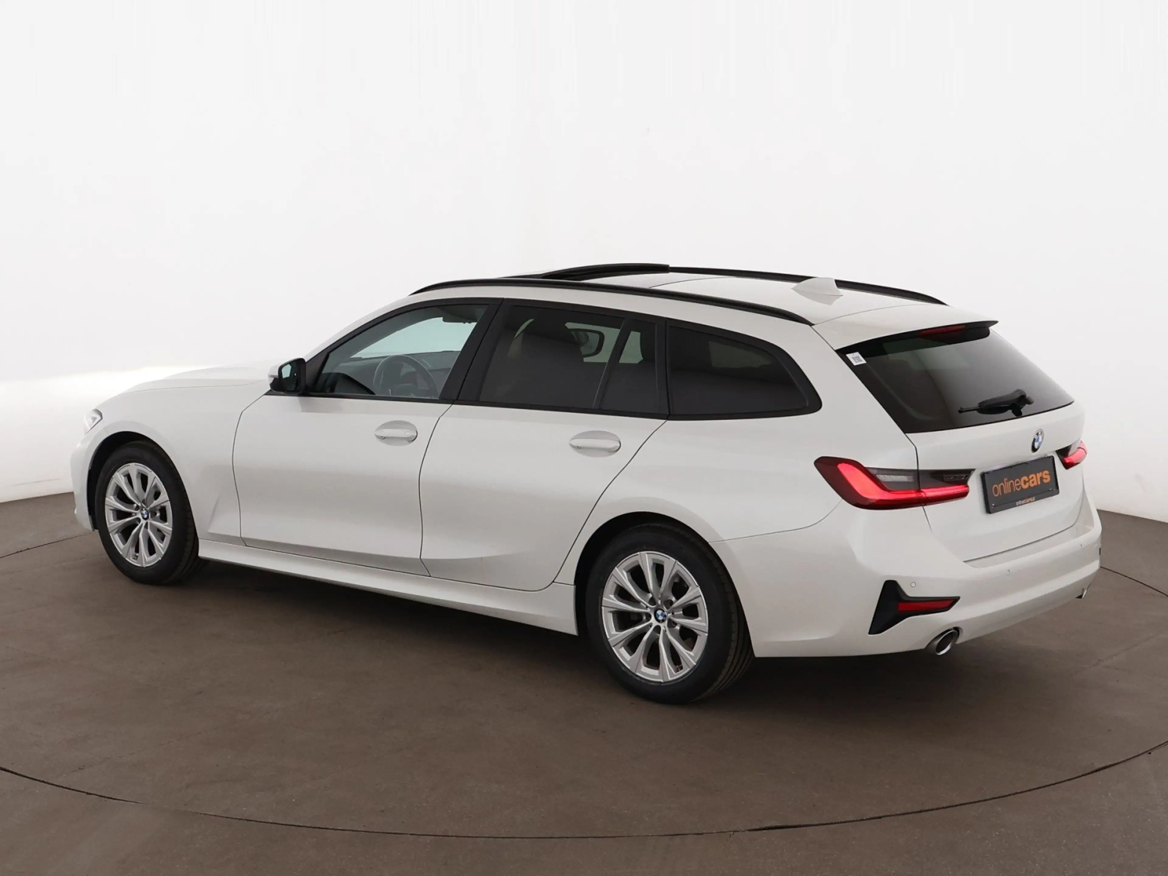 BMW 320 d Touring Advantage LED SKY LEDER NAVI ASSIST — photo 6