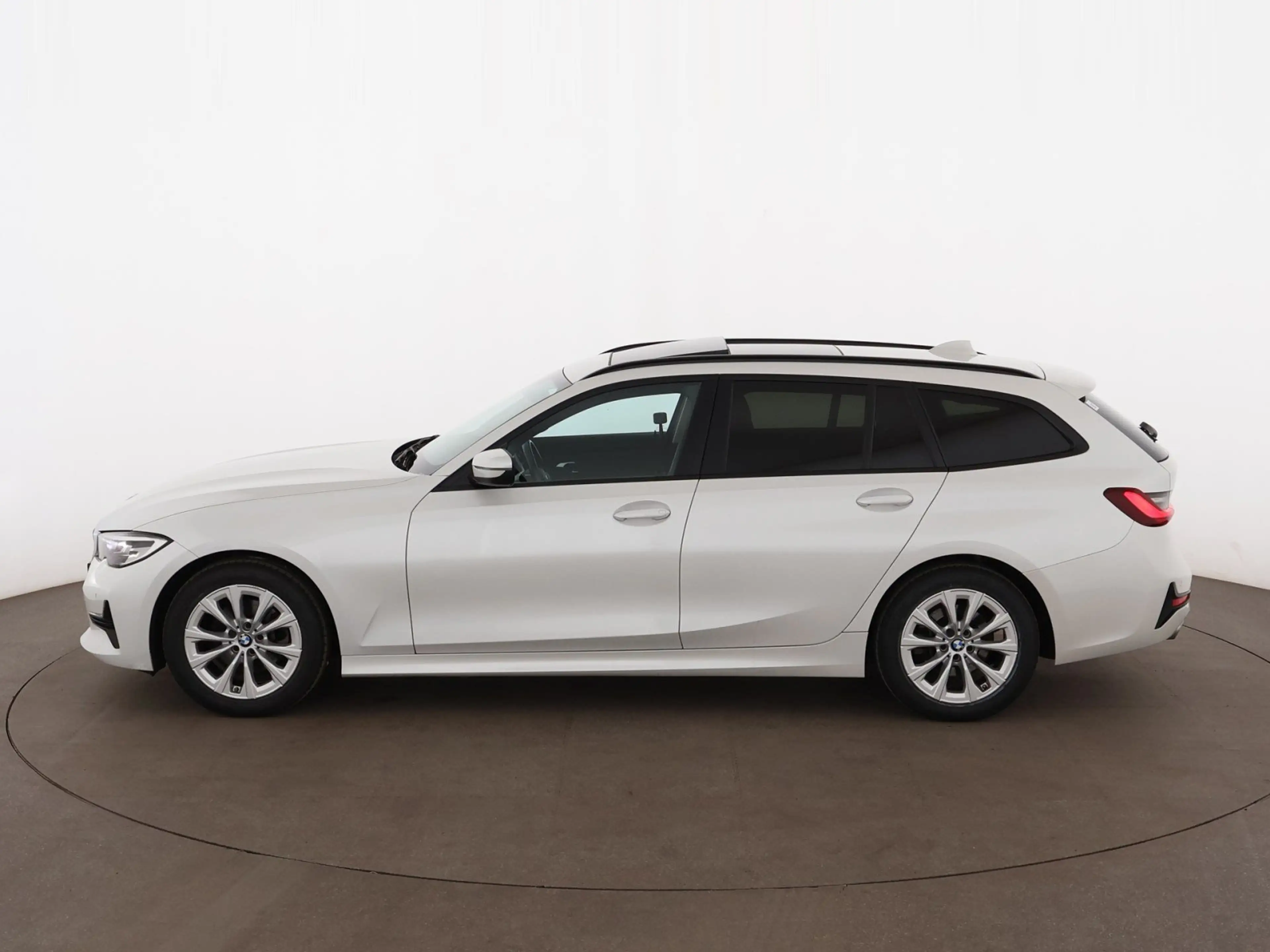 BMW 320 d Touring Advantage LED SKY LEDER NAVI ASSIST — photo 5