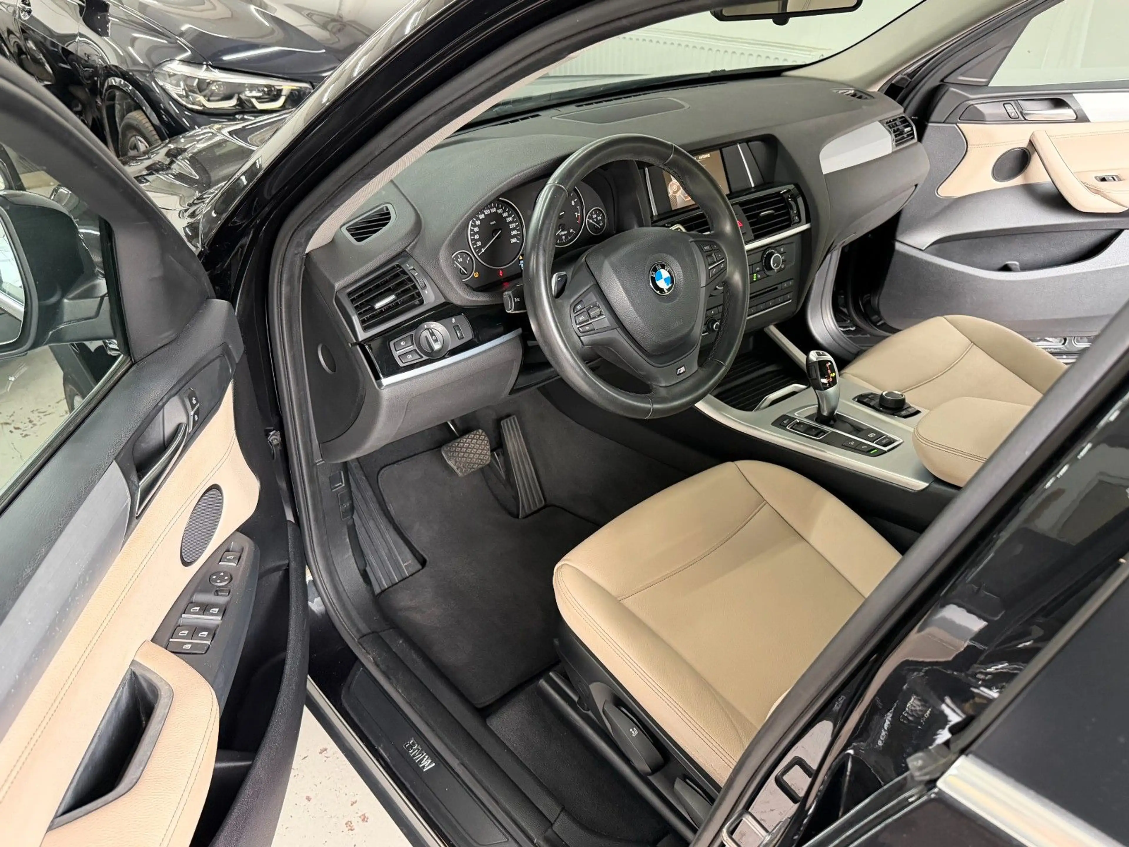 BMW X4 xD 20i ///M Lenk. Navi Leder 1 Hand wenig km — photo 9