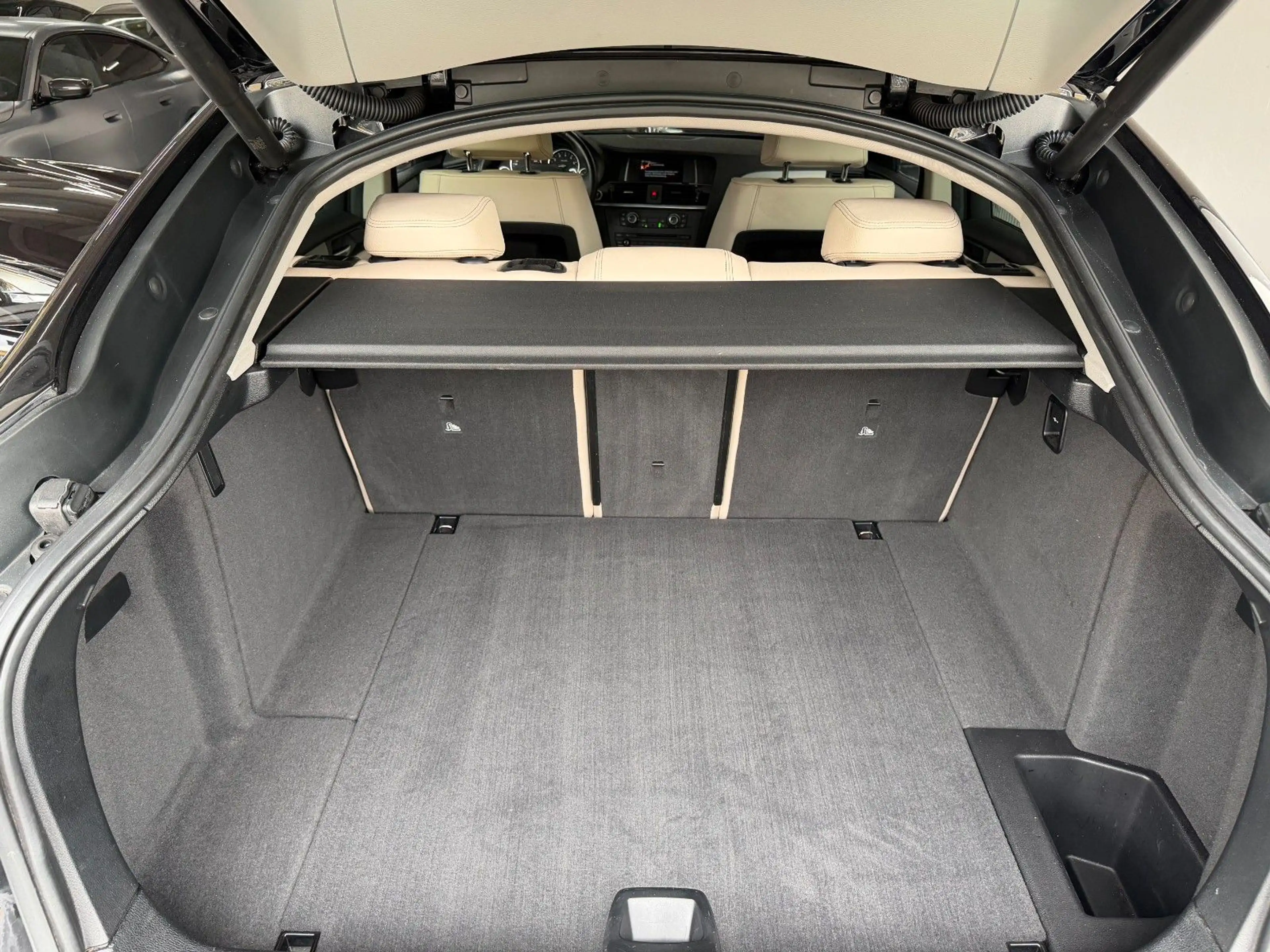 BMW X4 xD 20i ///M Lenk. Navi Leder 1 Hand wenig km — photo 14