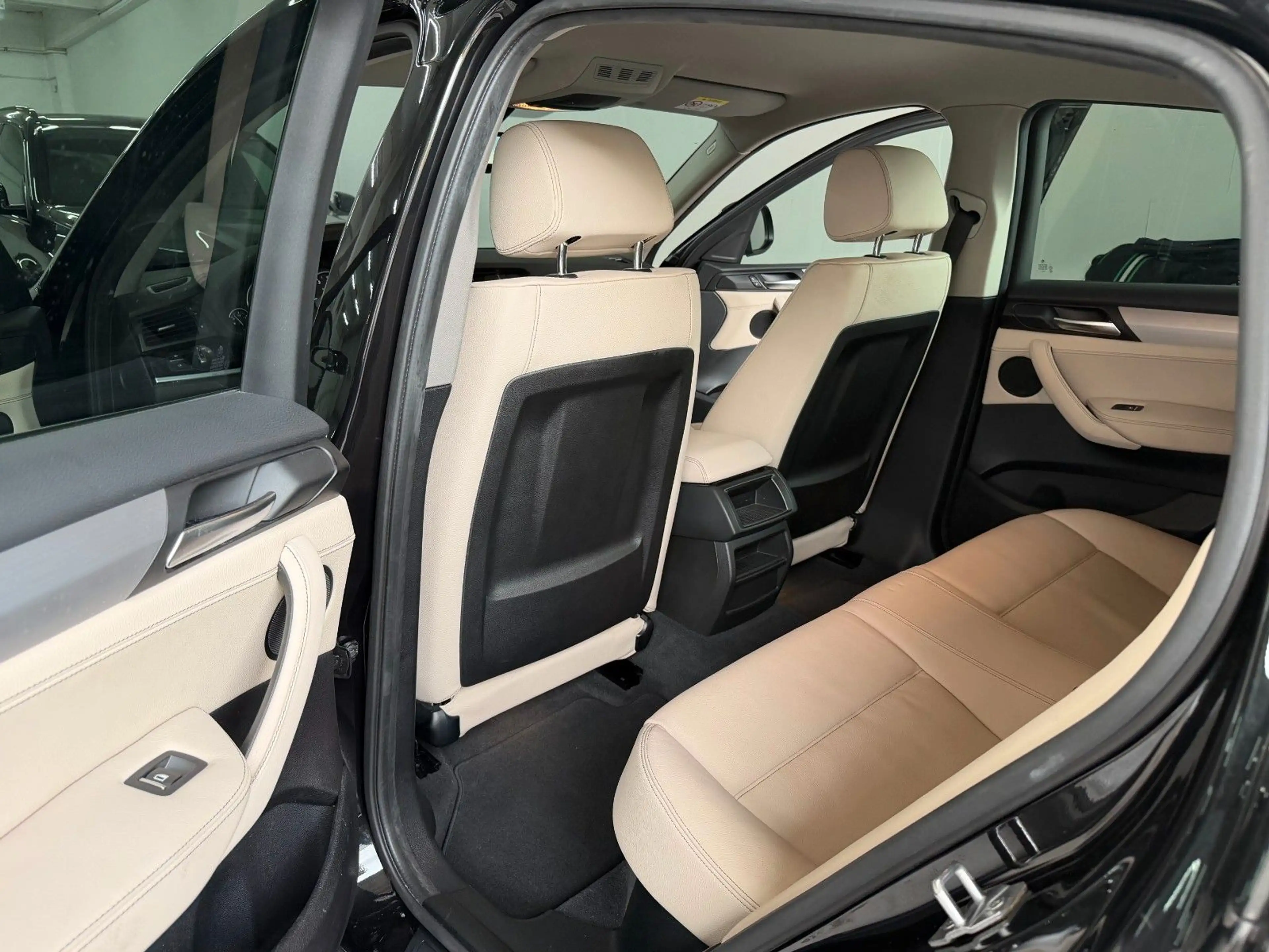 BMW X4 xD 20i ///M Lenk. Navi Leder 1 Hand wenig km — photo 12